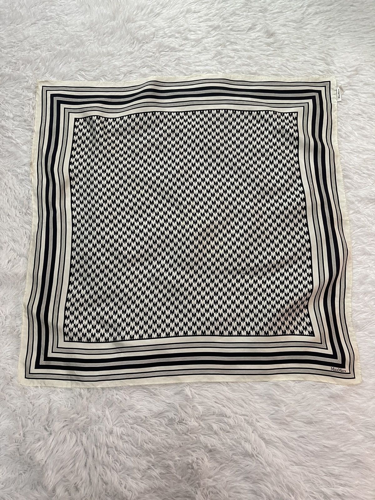 Max Mara MaxMara Silk Scarves Made in italy Size ONE SIZE - 3 Thumbnail