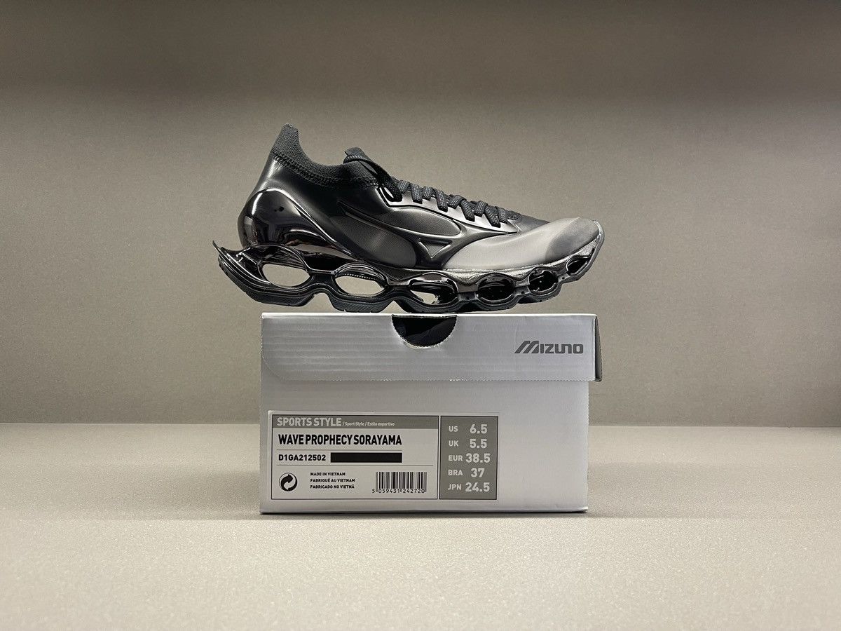 【タグ付き美品】WAVE PROPHECY SORAYAMAゴールド24センチ Mizuno Wave Prophecy Hajime Sorayama Champagne Gold size US