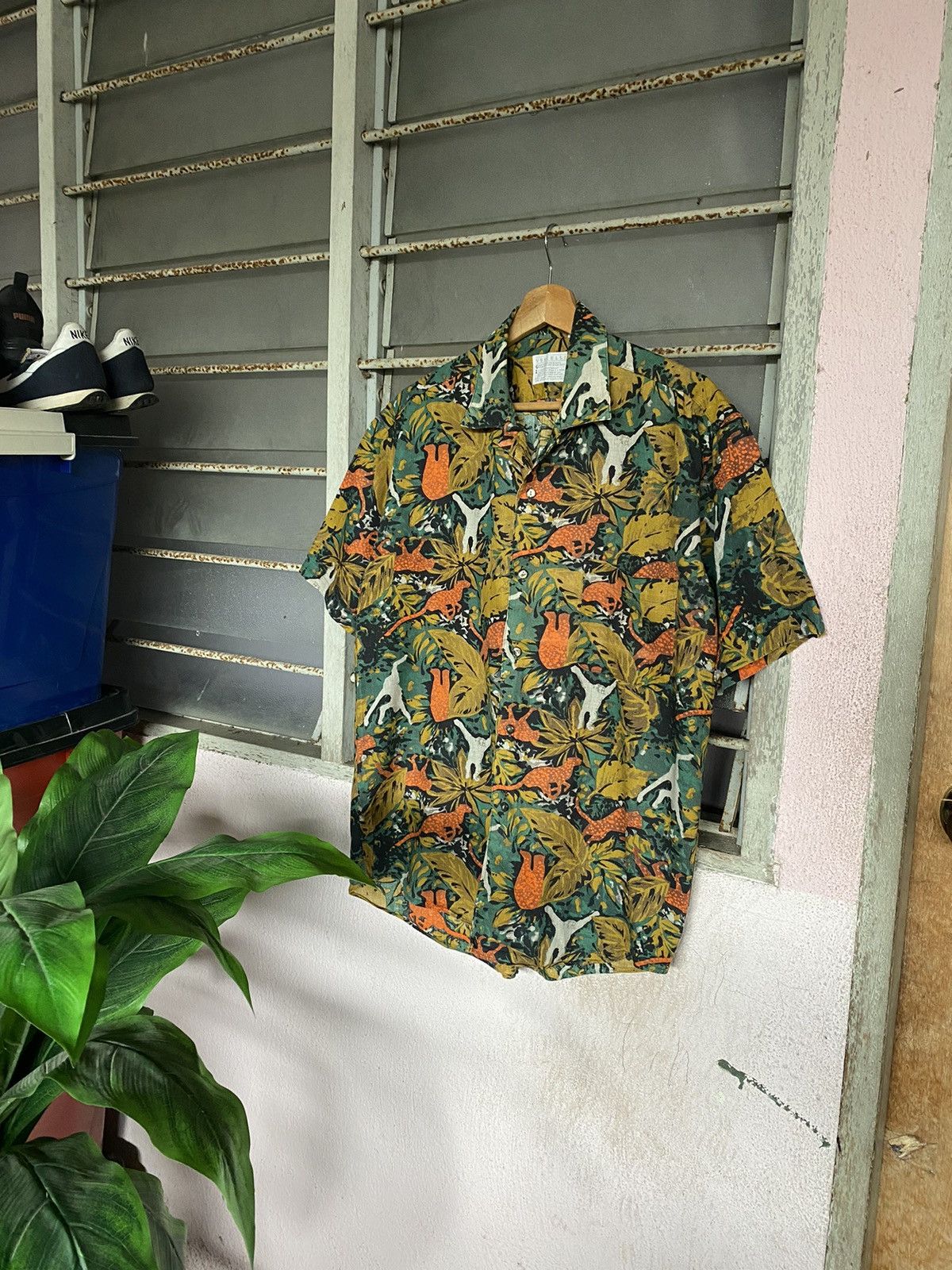 Japanese Brand × Vintage ⚡️Rare⚡️ Vercelli Hawaiian Shirt Size US L / EU 52-54 / 3 - 1 Thumbnail