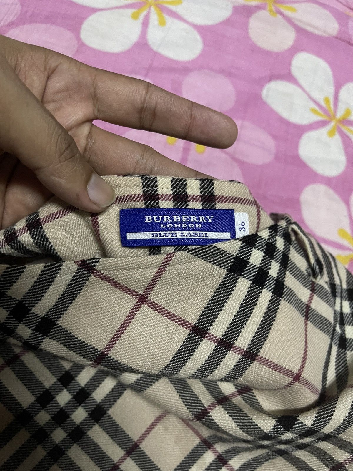 Burberry LUXURYWEAR ICONIC BURBERRY CHECK DESIGN SKIRT MINI Size 26" / US 2 / IT 38 - 3 Thumbnail