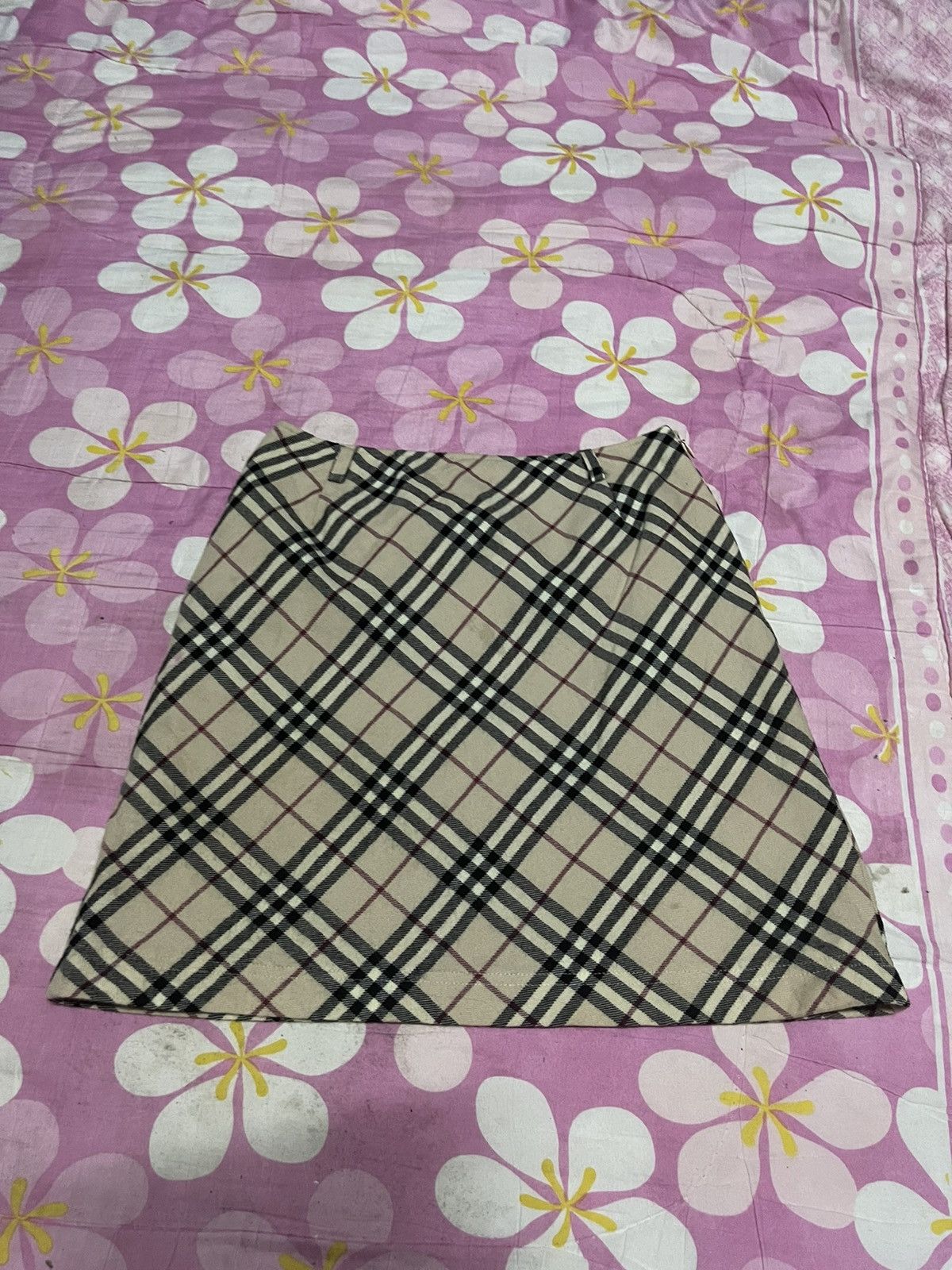 Burberry LUXURYWEAR ICONIC BURBERRY CHECK DESIGN SKIRT MINI Size 26" / US 2 / IT 38 - 2 Thumbnail