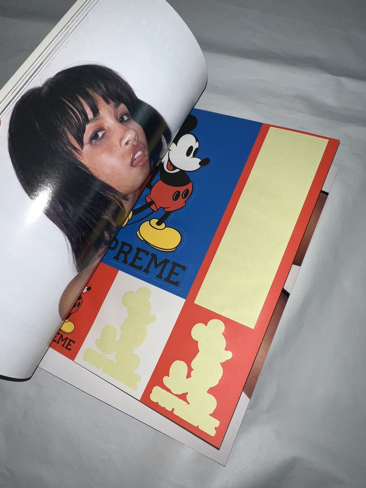 Supreme Supreme 2009 Book Vol 5 Size ONE SIZE - 3 Thumbnail