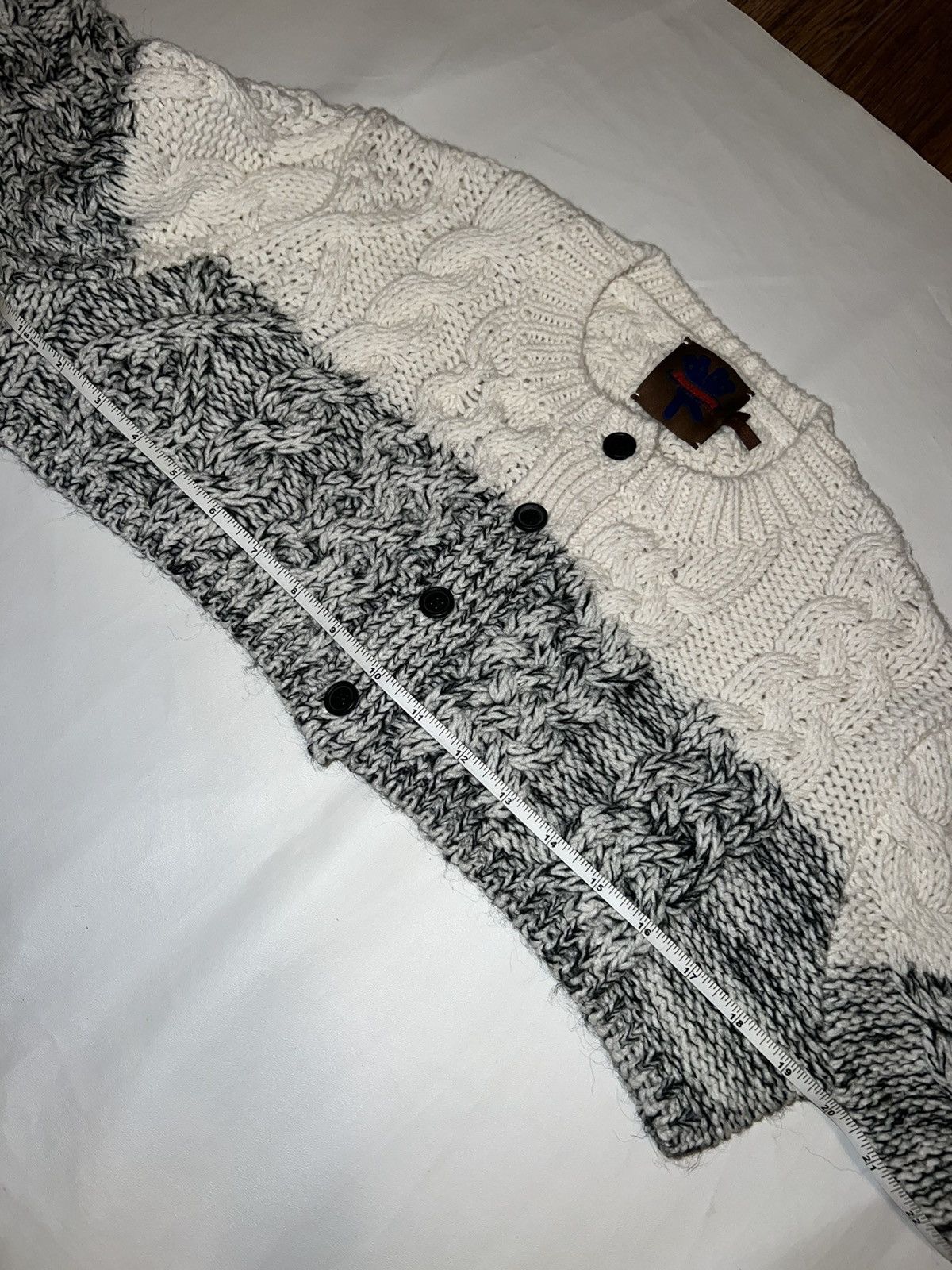 Heaven by Marc Jacobs Heaven by Marc Jacobs Chunky Knit Miniature Cardigan Size M / US 6-8 / IT 42-44 - 4 Thumbnail