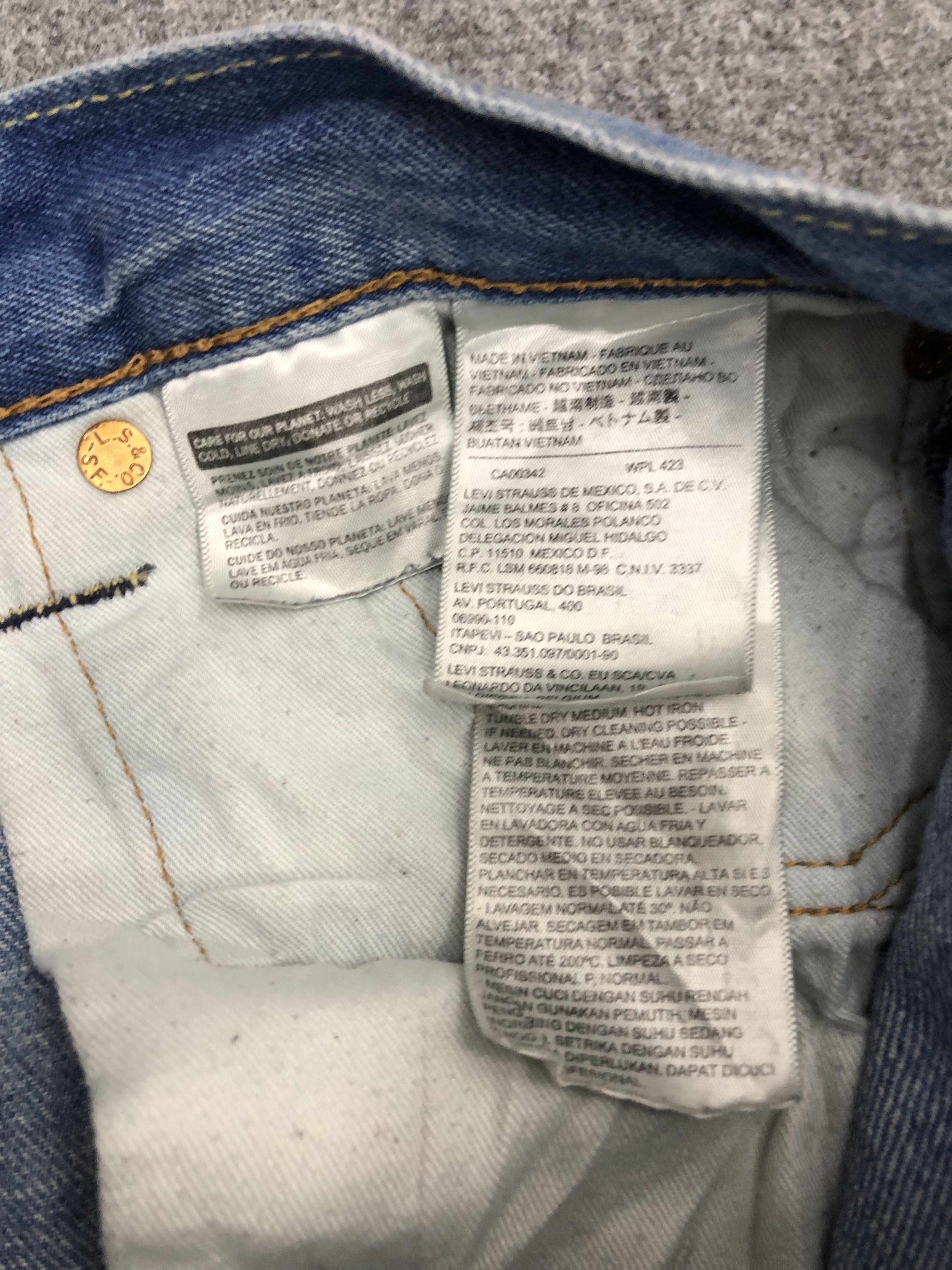 Levi's Vintage Distressed Levis 504 Ripped Jeans DP1044 Size US 36 / EU 52 - 13 Thumbnail