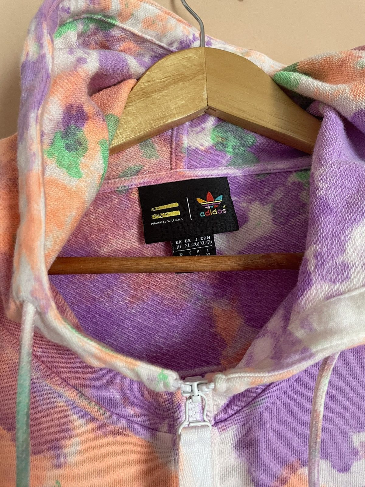 Adidas × Pharrell Adidas Pharrell Williams Human Hu reflective Tye Dye jacket Size US XL / EU 56 / 4 - 4 Thumbnail