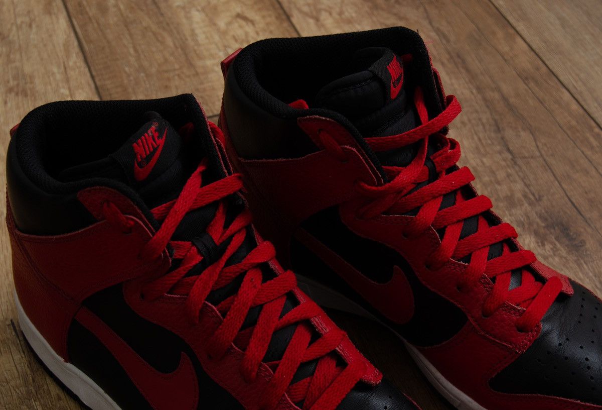 Nike RARE Nike Dunk High Be True To Your Street Bred Black Red Size US 10.5 / EU 43-44 - 6 Thumbnail