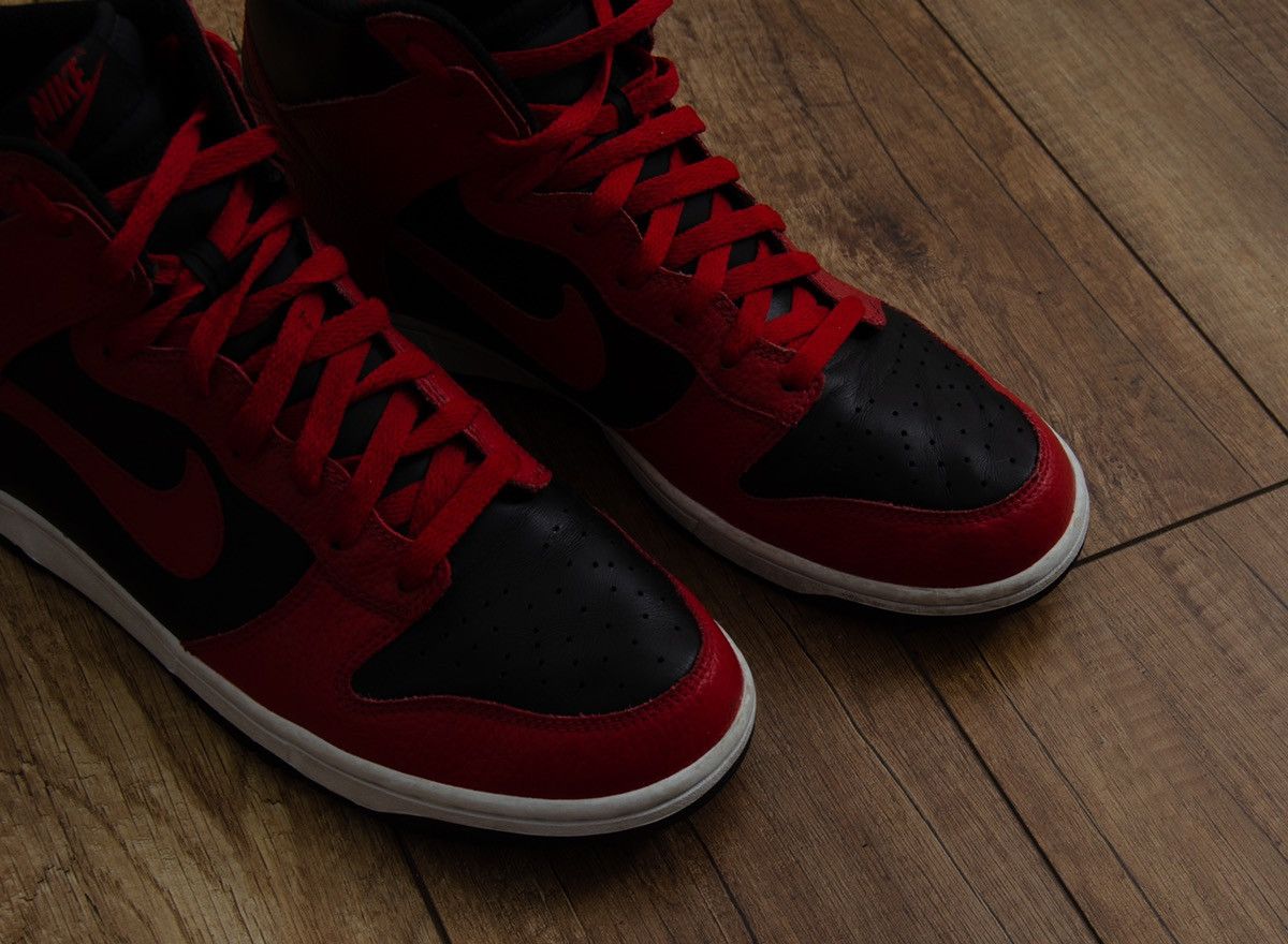 Nike RARE Nike Dunk High Be True To Your Street Bred Black Red Size US 10.5 / EU 43-44 - 5 Thumbnail