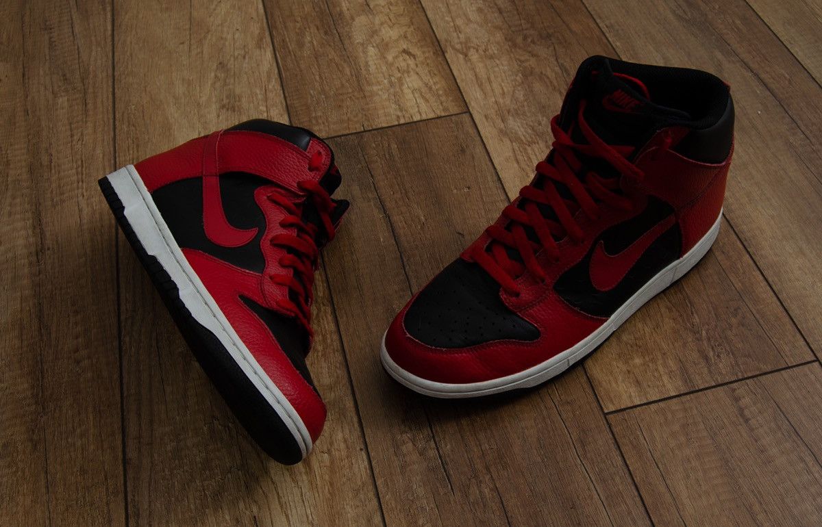 Nike RARE Nike Dunk High Be True To Your Street Bred Black Red Size US 10.5 / EU 43-44 - 3 Thumbnail