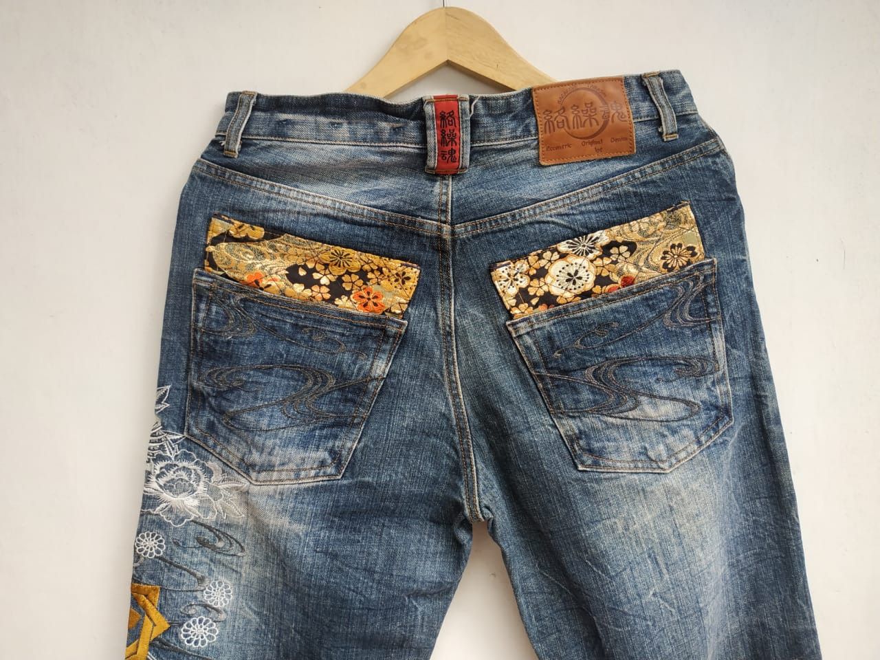Japanese Brand Karakuri Tamashi Japan, Embroidery Jeans Size US 30 / EU 46 - 8 Thumbnail