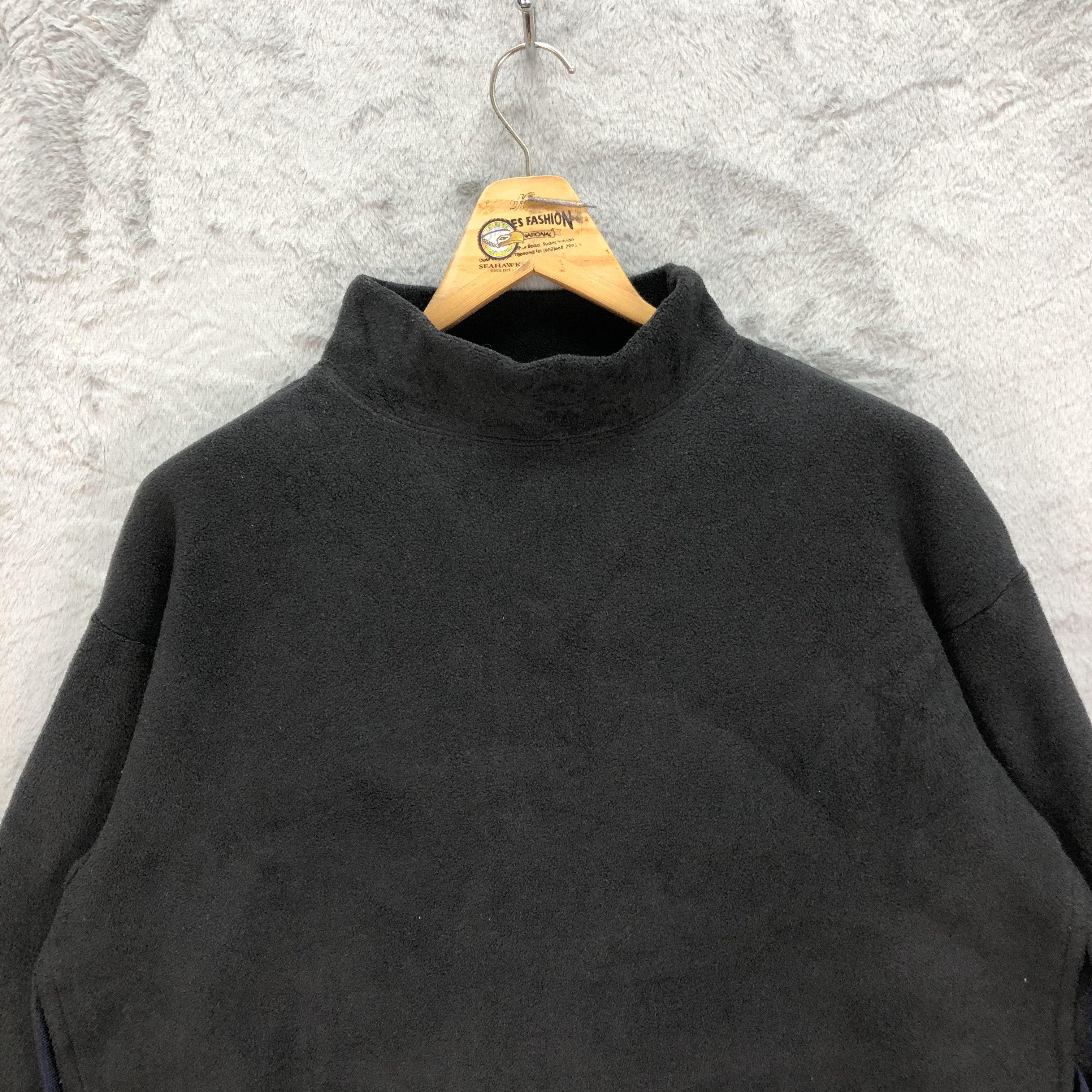 Uniqlo × White Mountaineering Uniqlo X White Mountaineering Fleece Sweater #5275-182 Size M / US 6-8 / IT 42-44 - 2 Thumbnail