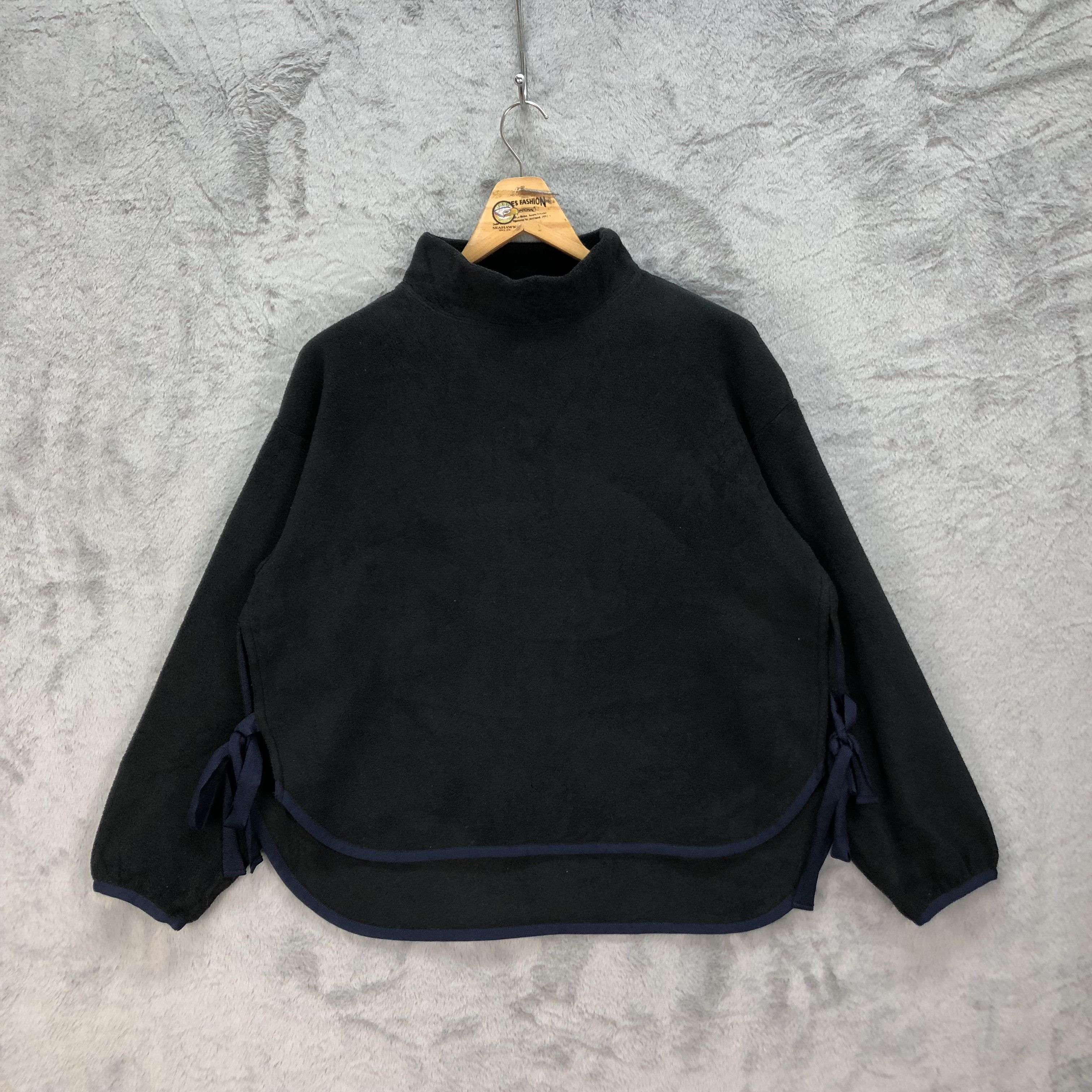 Uniqlo × White Mountaineering Uniqlo X White Mountaineering Fleece Sweater #5275-182 Size M / US 6-8 / IT 42-44 - 1 Thumbnail