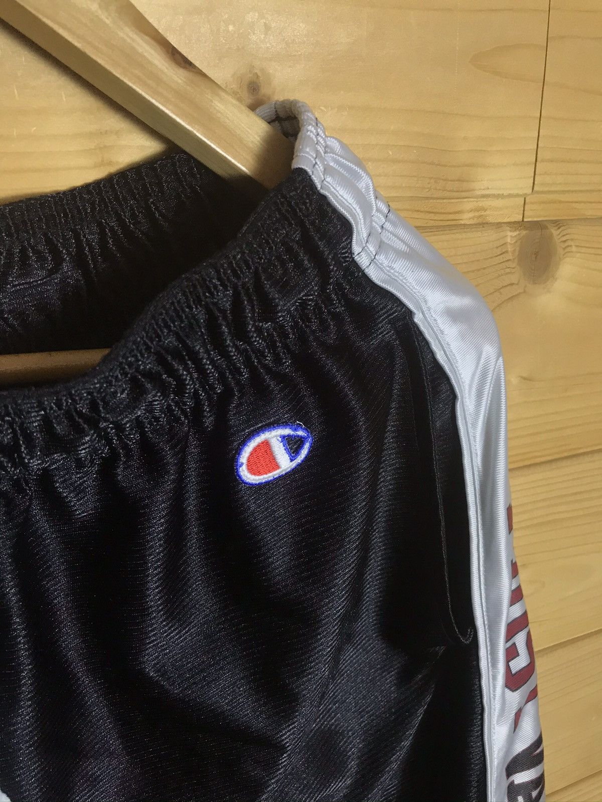 Champion Vintage Champion shorts Size US 32 / EU 48 - 2 Thumbnail
