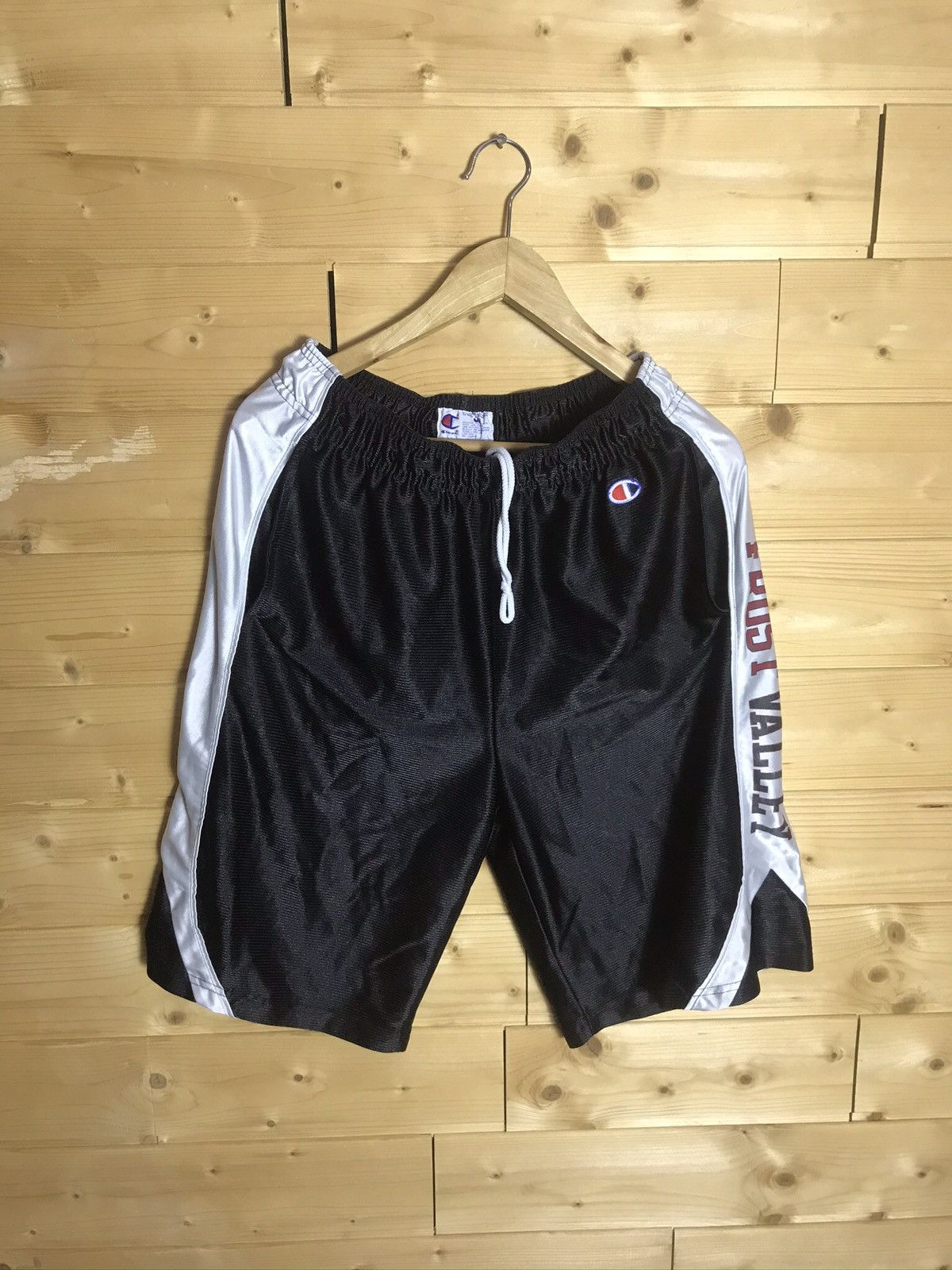 Champion Vintage Champion shorts Size US 32 / EU 48 - 1 Thumbnail