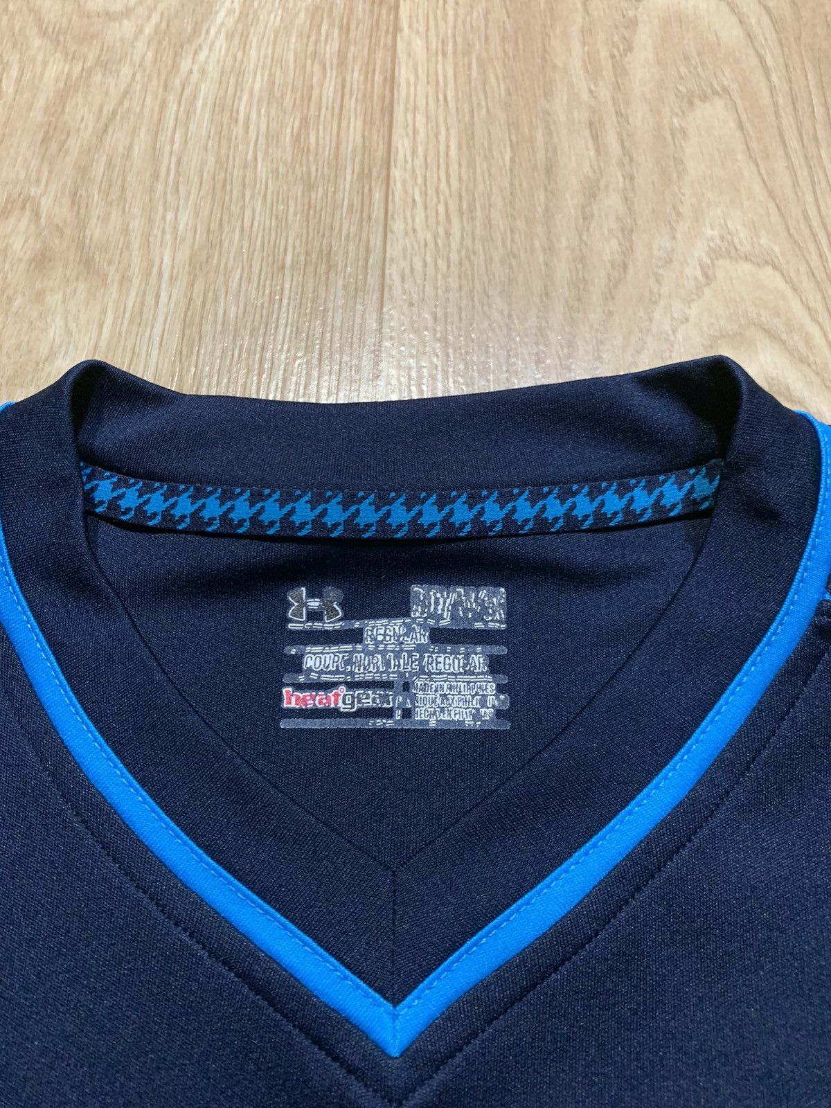 Under Armour TOTTENHAM HOTSPUR 2013 2014 THIRD SHIRT FOOTBALL SOCCER Size US M / EU 48-50 / 2 - 8 Thumbnail
