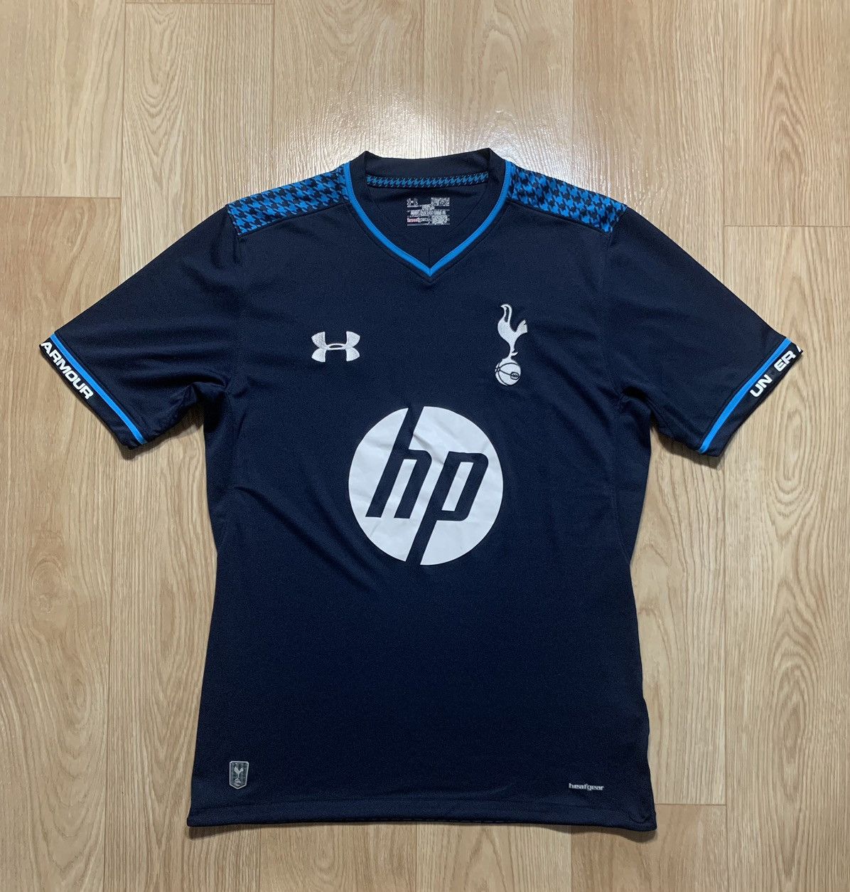 Under Armour TOTTENHAM HOTSPUR 2013 2014 THIRD SHIRT FOOTBALL SOCCER Size US M / EU 48-50 / 2 - 1 Thumbnail
