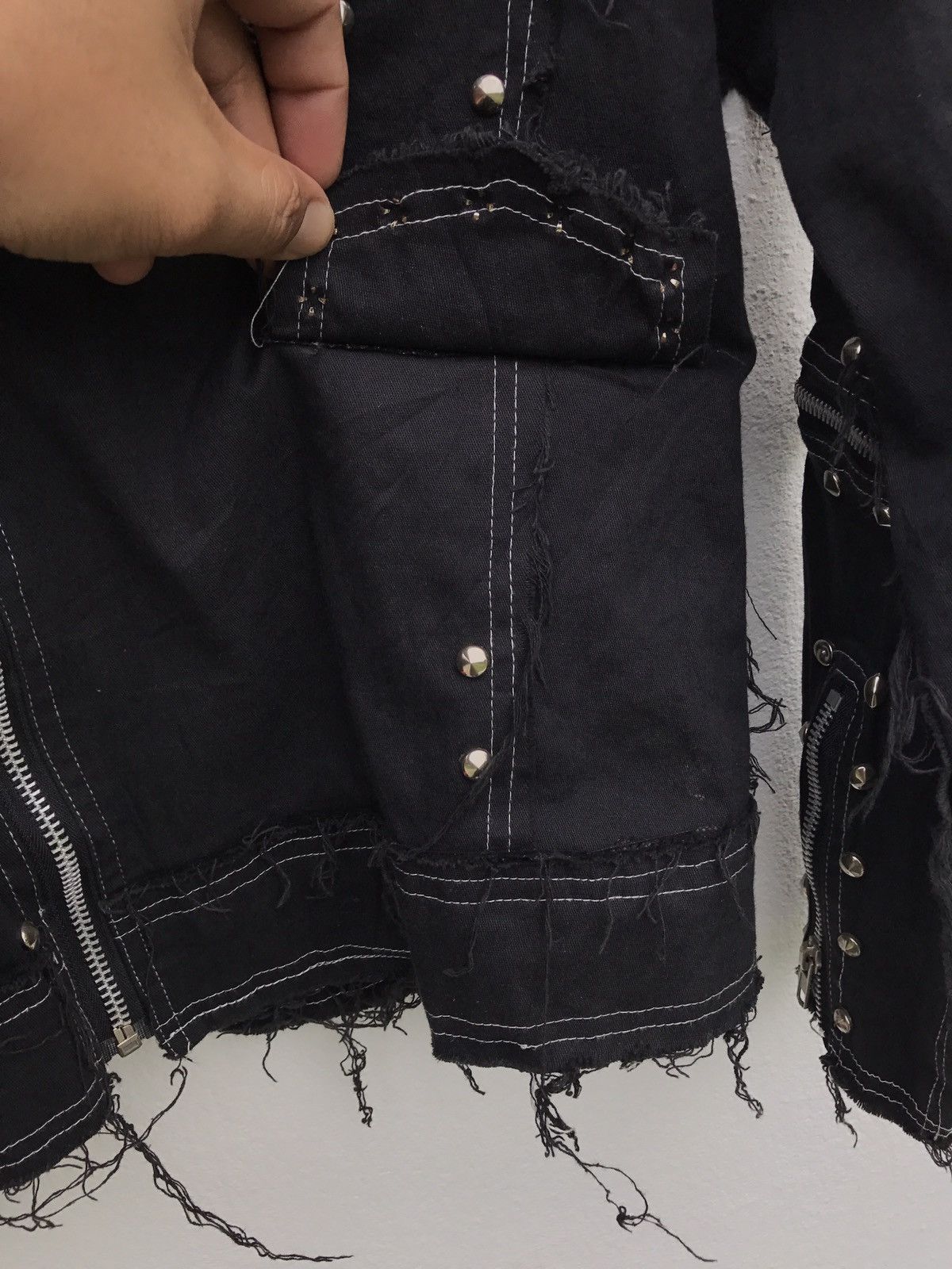 Japanese Brand Black Punk Style Zipper Skull Jacket (16" x 21") Size US XS / EU 42 / 0 - 6 Thumbnail