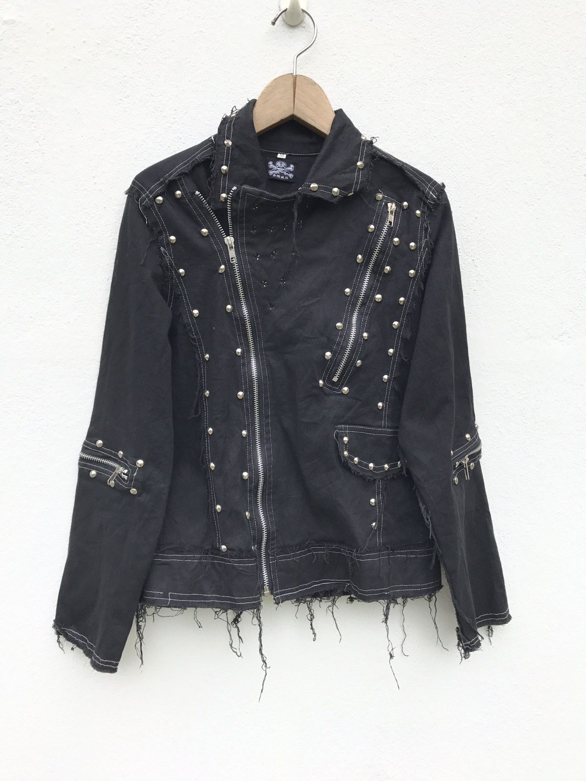 Japanese Brand Black Punk Style Zipper Skull Jacket (16" x 21") Size US XS / EU 42 / 0 - 1 Thumbnail