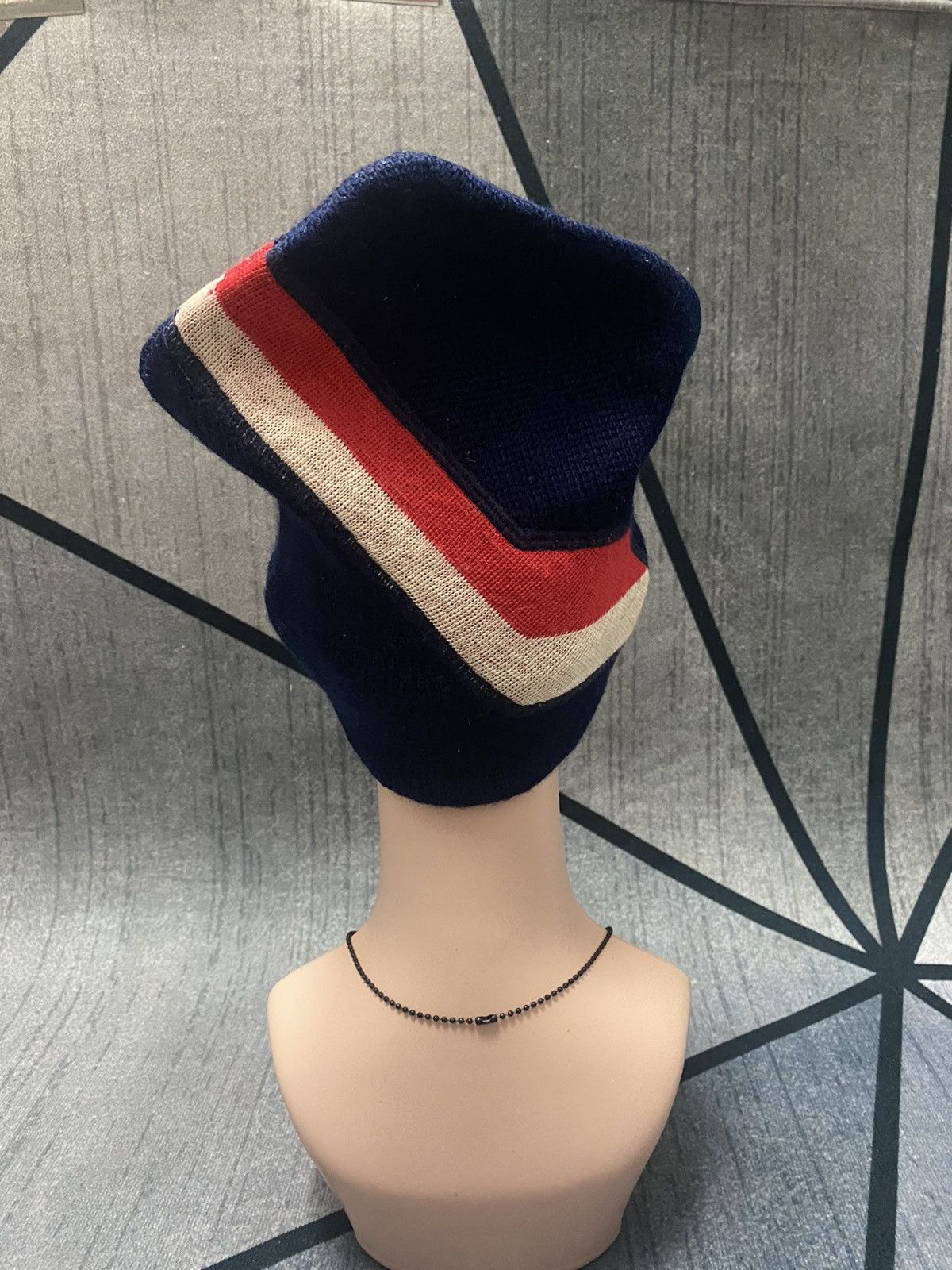 Descente Descente Stripe Patches Logo Beanie Hat Size ONE SIZE - 4 Thumbnail