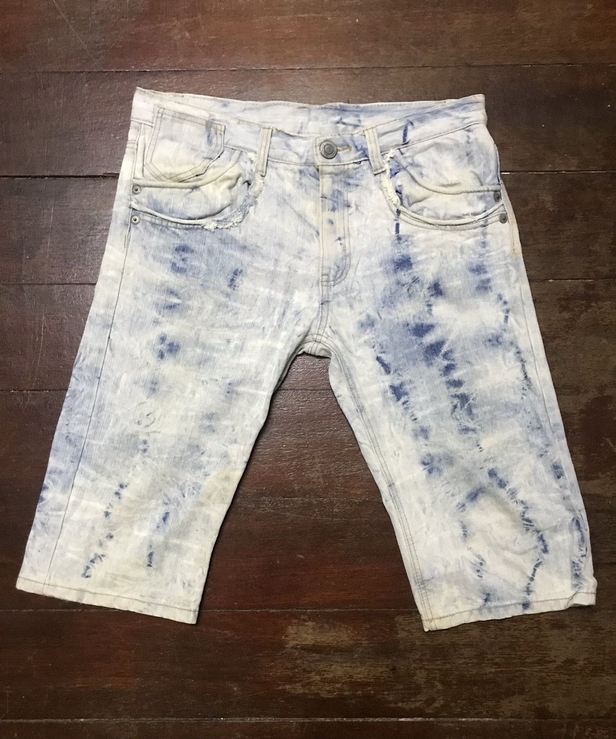 Japanese Brand Unbrand distressed denim acid wash shortpant Size US 35 - 1 Thumbnail