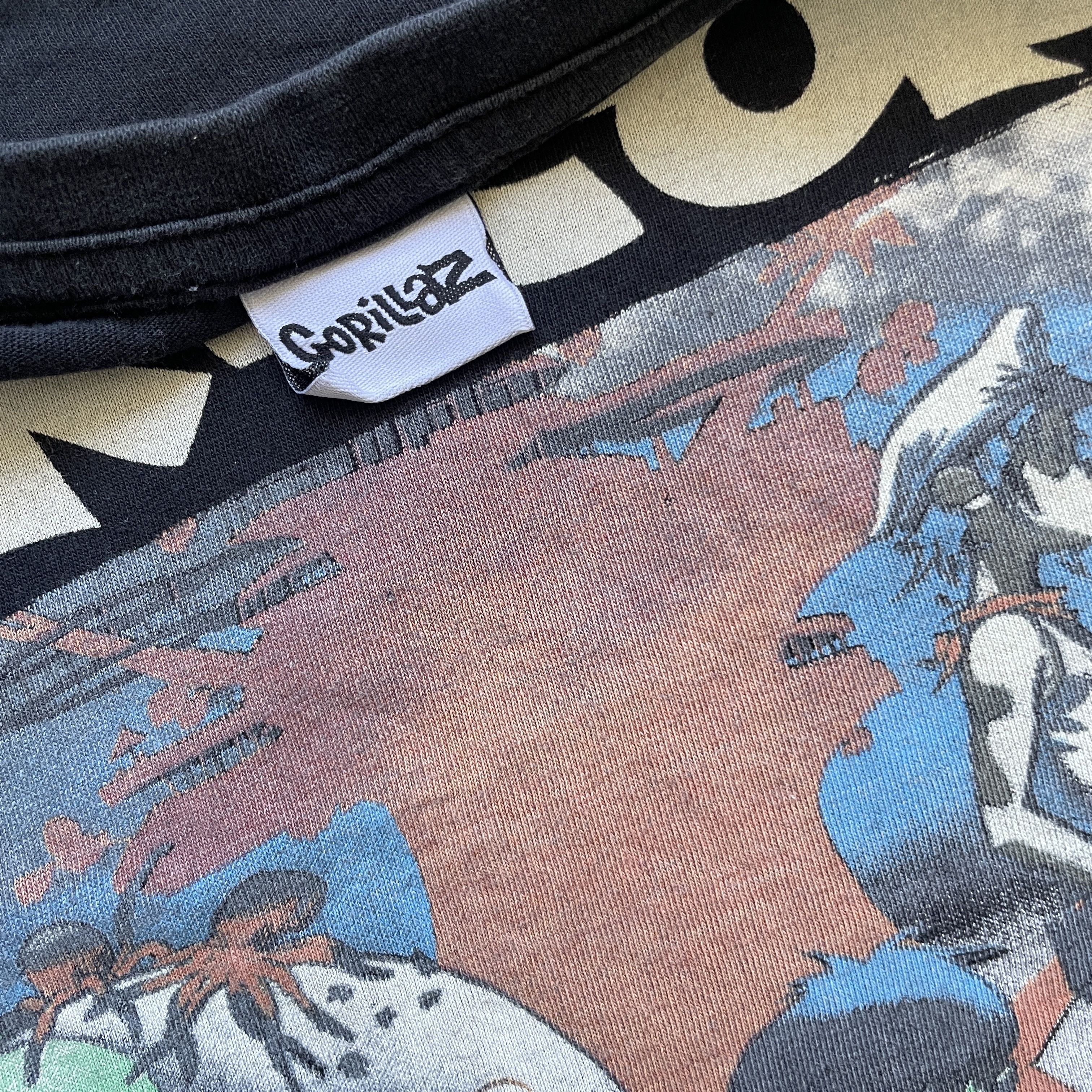 Vintage Vintage Gorillaz Plastic Beach T-shirt Size US XL / EU 56 / 4 - 3 Thumbnail