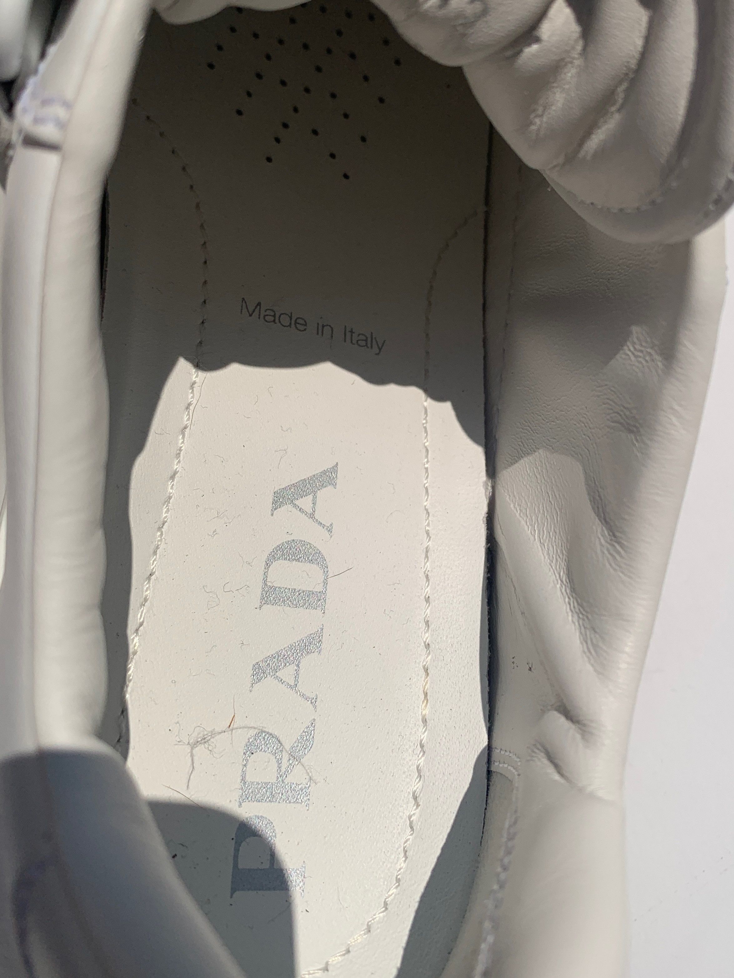 Prada Prada White Wheel Velcro Leather Sneakers Size 37 Size US 7 / IT 37 - 8 Thumbnail