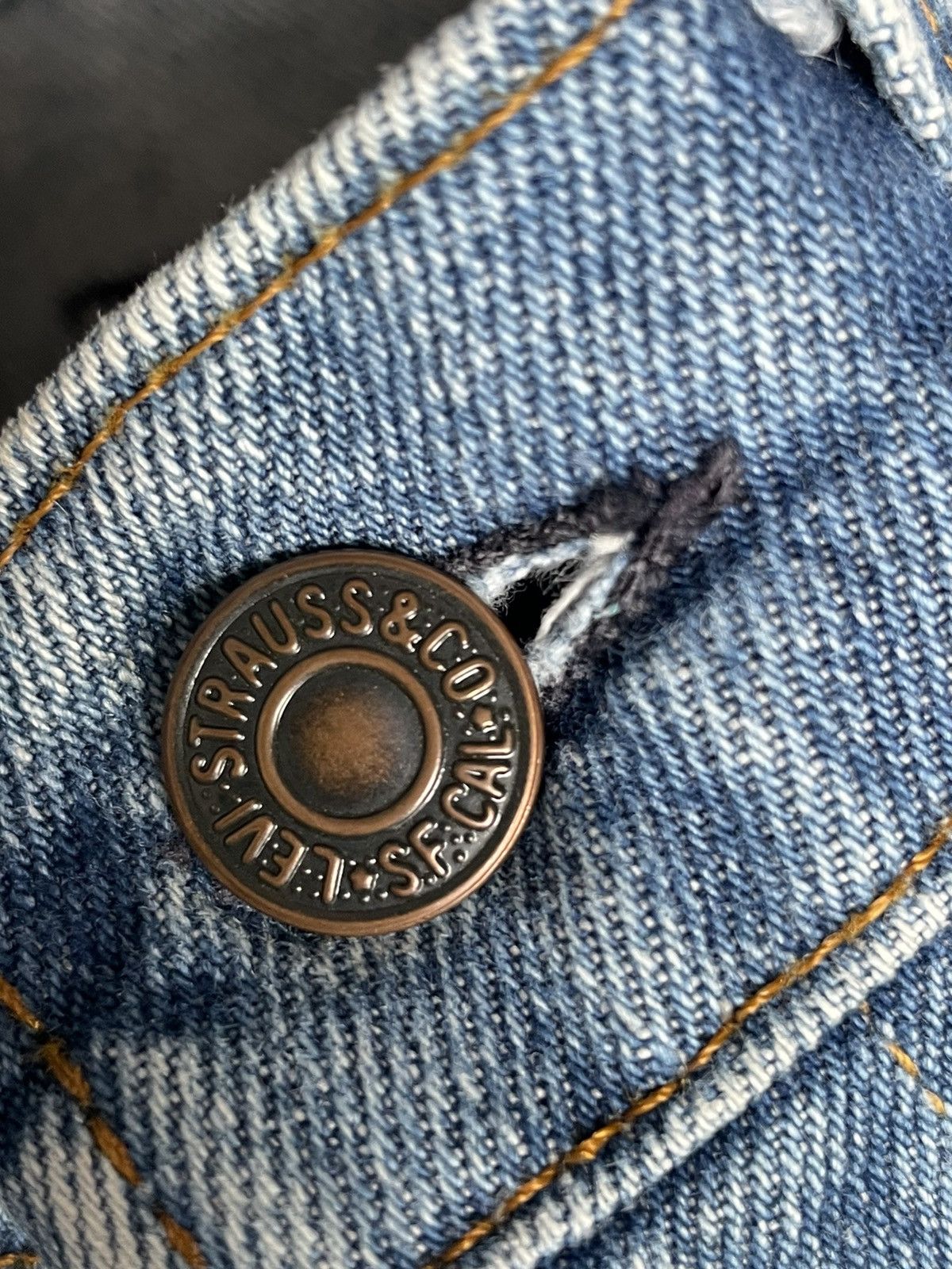 Levi's Levis 505 e 1982 Vintage Aging Distressed Denim Size US 31 - 22 Thumbnail
