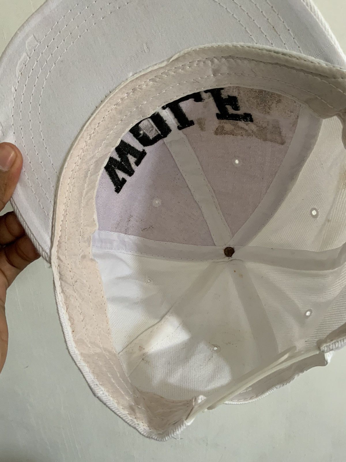 If Six Was Nine Wolf Embroidered White Hat Size ONE SIZE - 11 Thumbnail