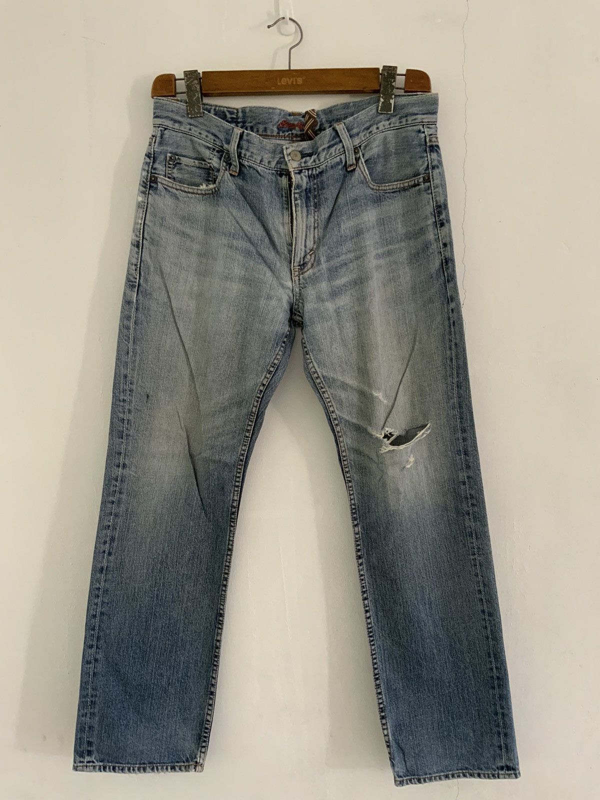 Eddie Bauer Eddie Bauer Distressed Denim Jean Size US 35 - 1 Thumbnail