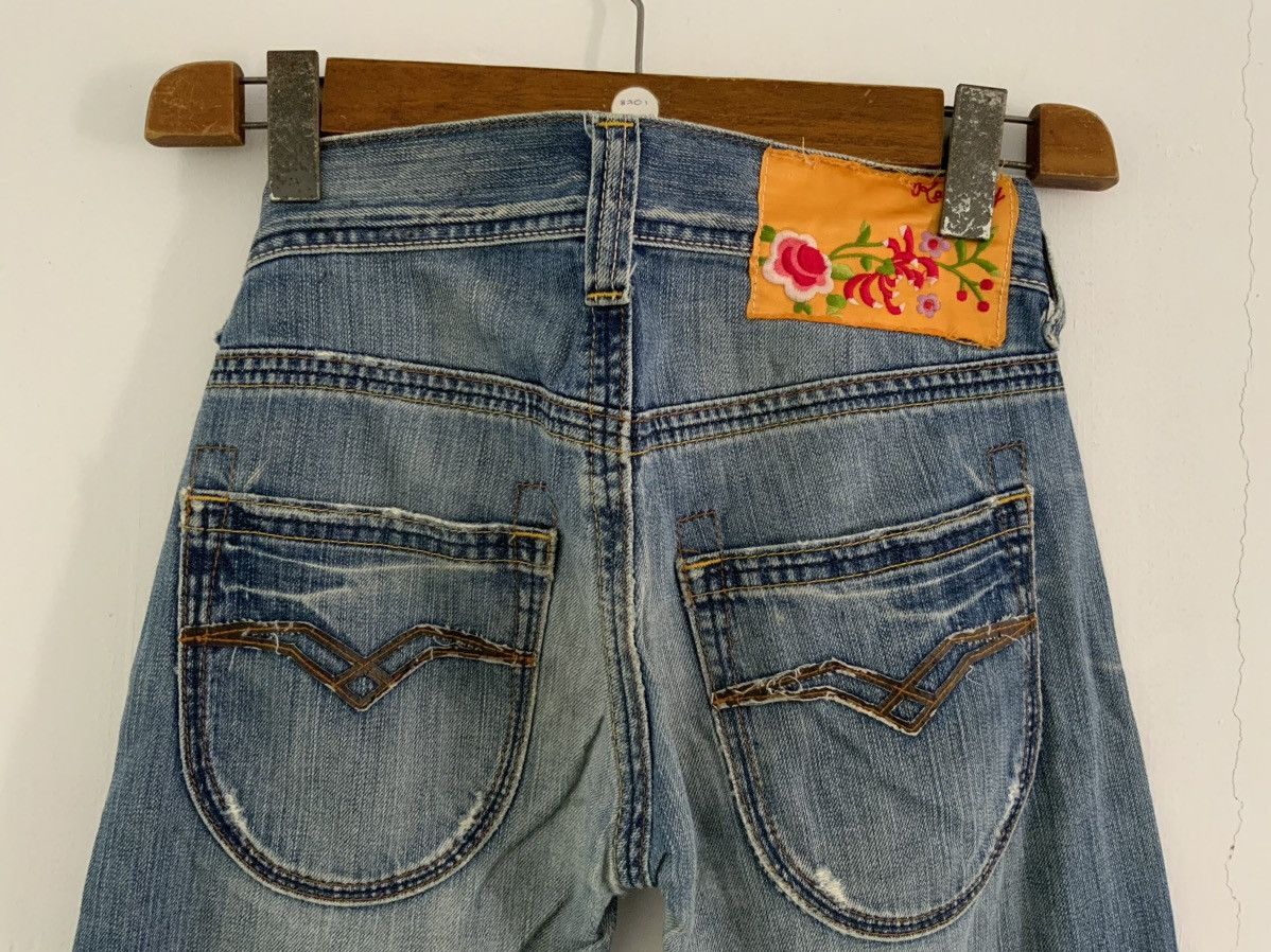 Replay Vintage Replay Non Selvedge Distressed Boot Cut Denim Jean Size US 26 / EU 42 - 9 Thumbnail