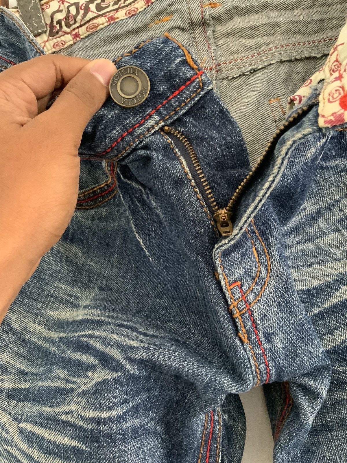 Gotcha Gotcha Spellout Distressed Denim Size US 34 / EU 50 - 14 Thumbnail