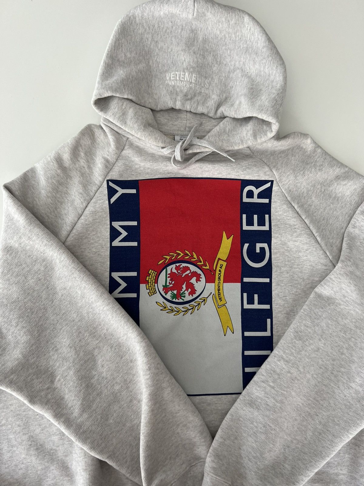Tommy Hilfiger × Vetements Vetements x Tommy Hilfiger Hoodie Size US S / EU 44-46 / 1 - 5 Thumbnail