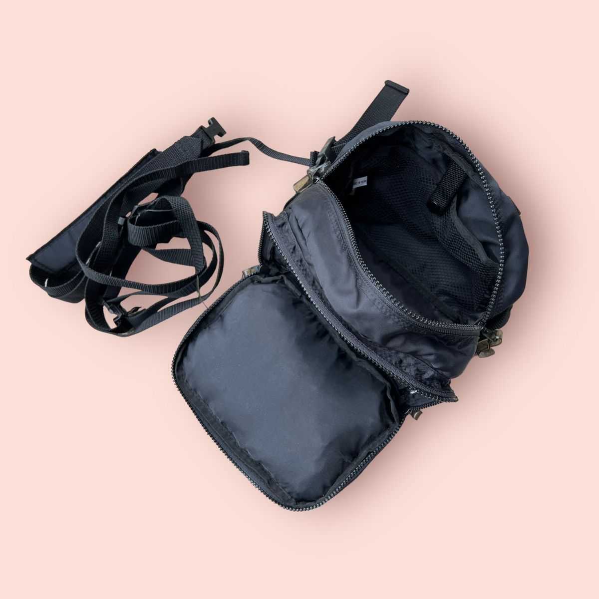 Vintage VINTAGE UNDERGROUND 3 WAY UTILITY TRAVEL BAG Size ONE SIZE - 24 Thumbnail