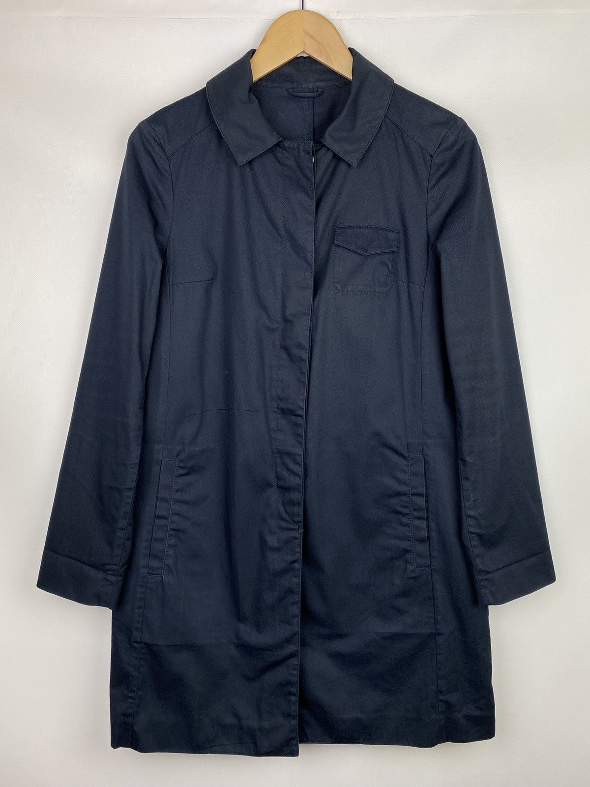 Prada Prada ladies single breasted trench coat size 42 navy Size M / US 6-8 / IT 42-44 - 1 Thumbnail