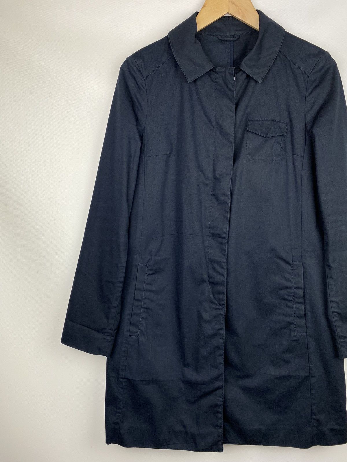 Prada Prada ladies single breasted trench coat size 42 navy Size M / US 6-8 / IT 42-44 - 2 Thumbnail