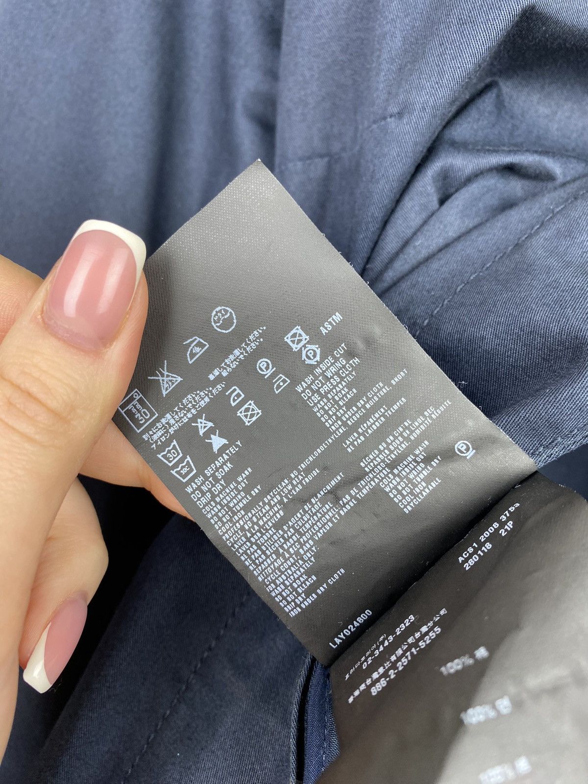 Prada Prada ladies single breasted trench coat size 42 navy Size M / US 6-8 / IT 42-44 - 23 Thumbnail