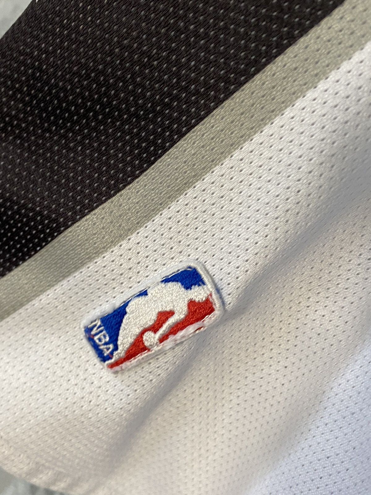 Champion Vintage NBA San Antonio Spurs Champion Shorts Basketball Size US 34 / EU 50 - 7 Thumbnail