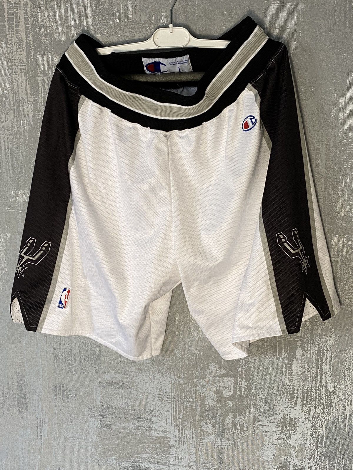 Champion Vintage NBA San Antonio Spurs Champion Shorts Basketball Size US 34 / EU 50 - 1 Thumbnail