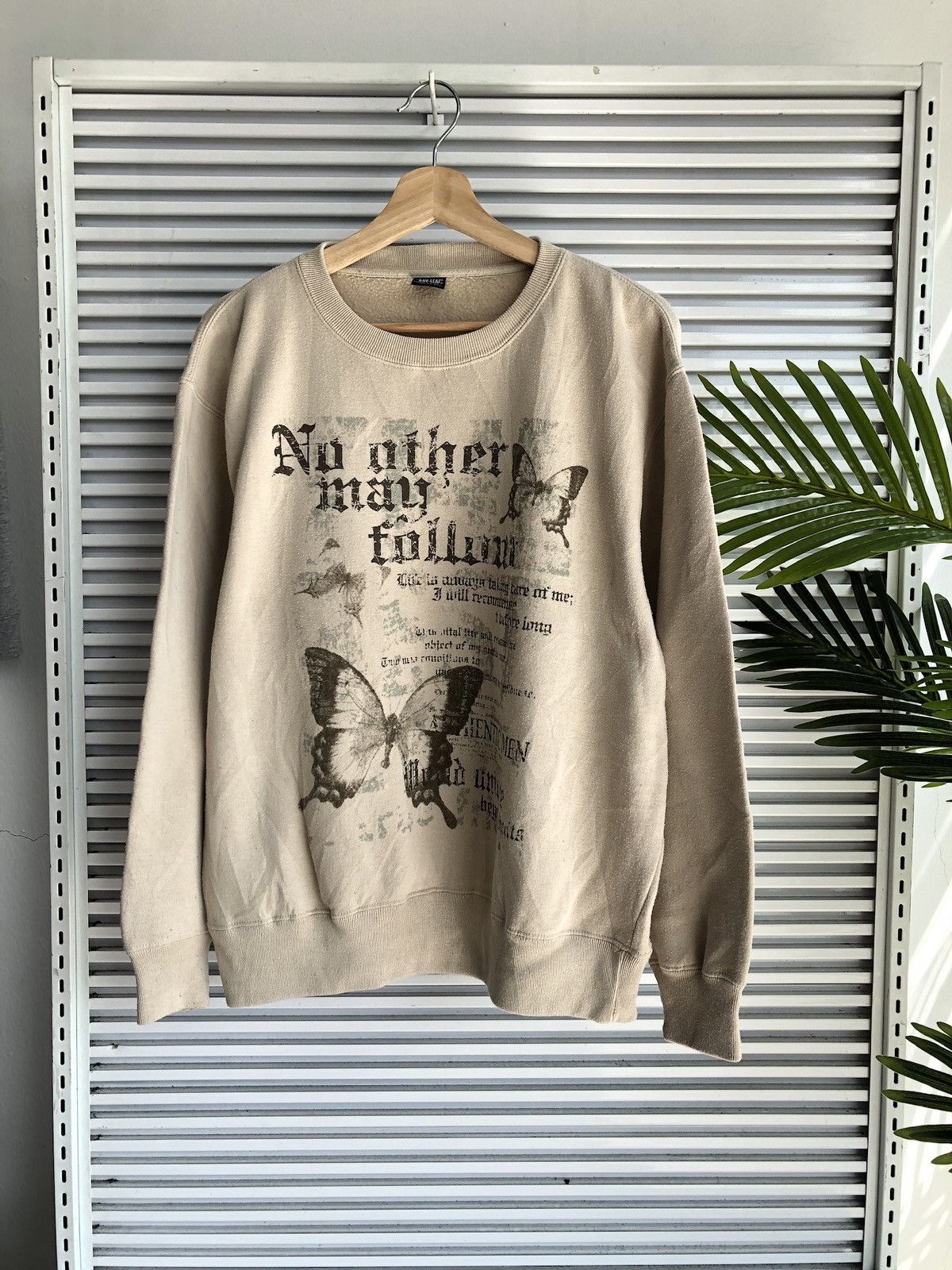 Vintage Vintage Bay Leaf No Other May Follow Butterfly Art Crewneck Size US L / EU 52-54 / 3 - 1 Thumbnail