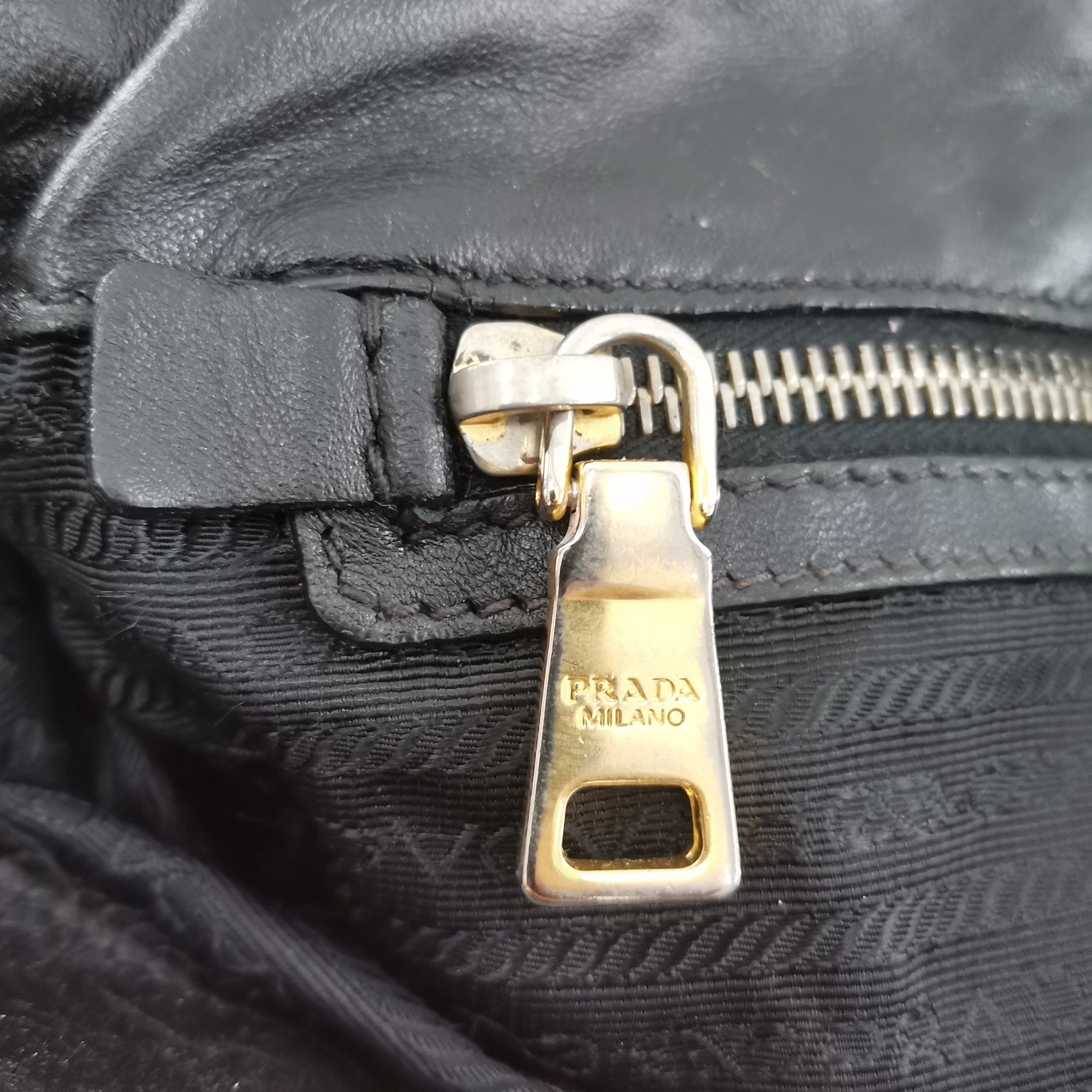 Prada Authentic Prada Hand Bag Size ONE SIZE - 10 Thumbnail