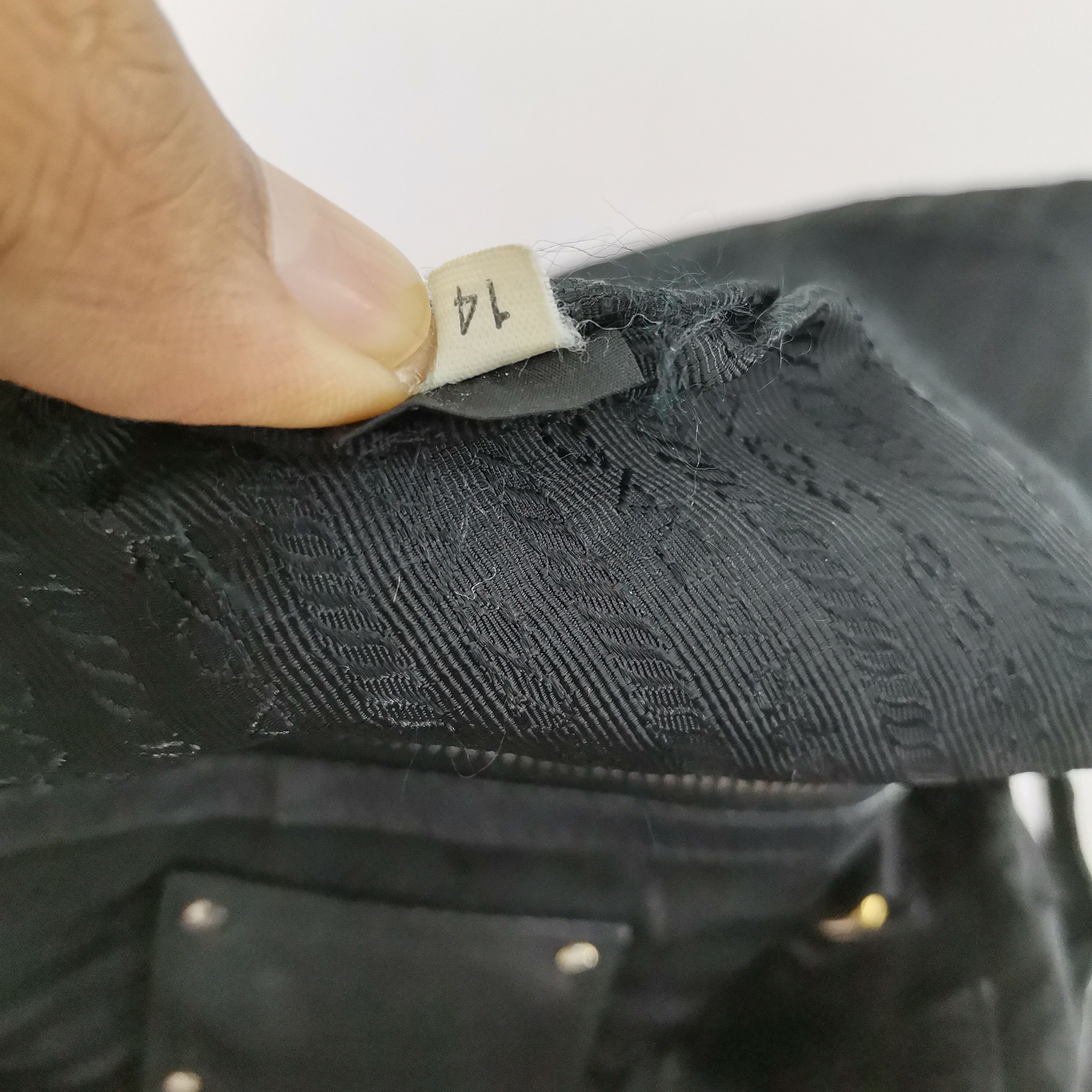 Prada Authentic Prada Hand Bag Size ONE SIZE - 11 Thumbnail