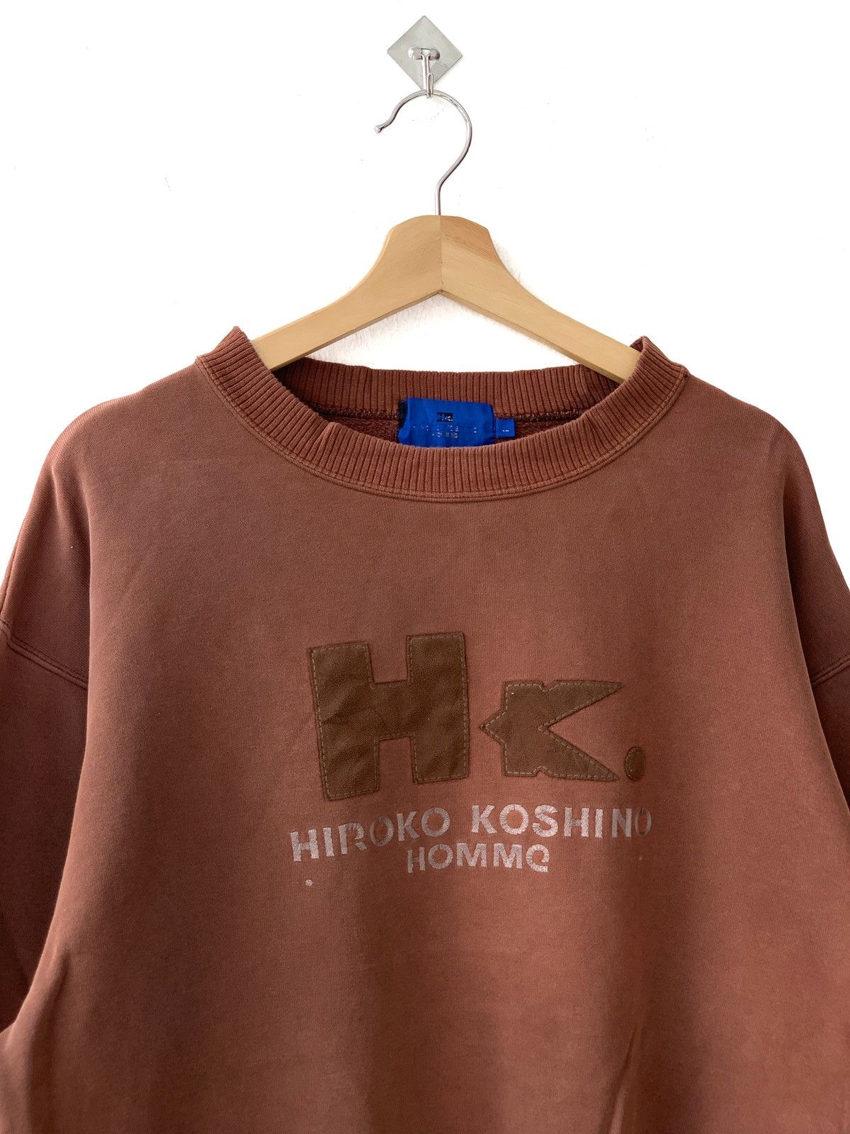 Hiroko Koshino Homme Vintage Hiroko Koshino Embroidered Logo Brown Crewneck Size US M / EU 48-50 / 2 - 2 Thumbnail