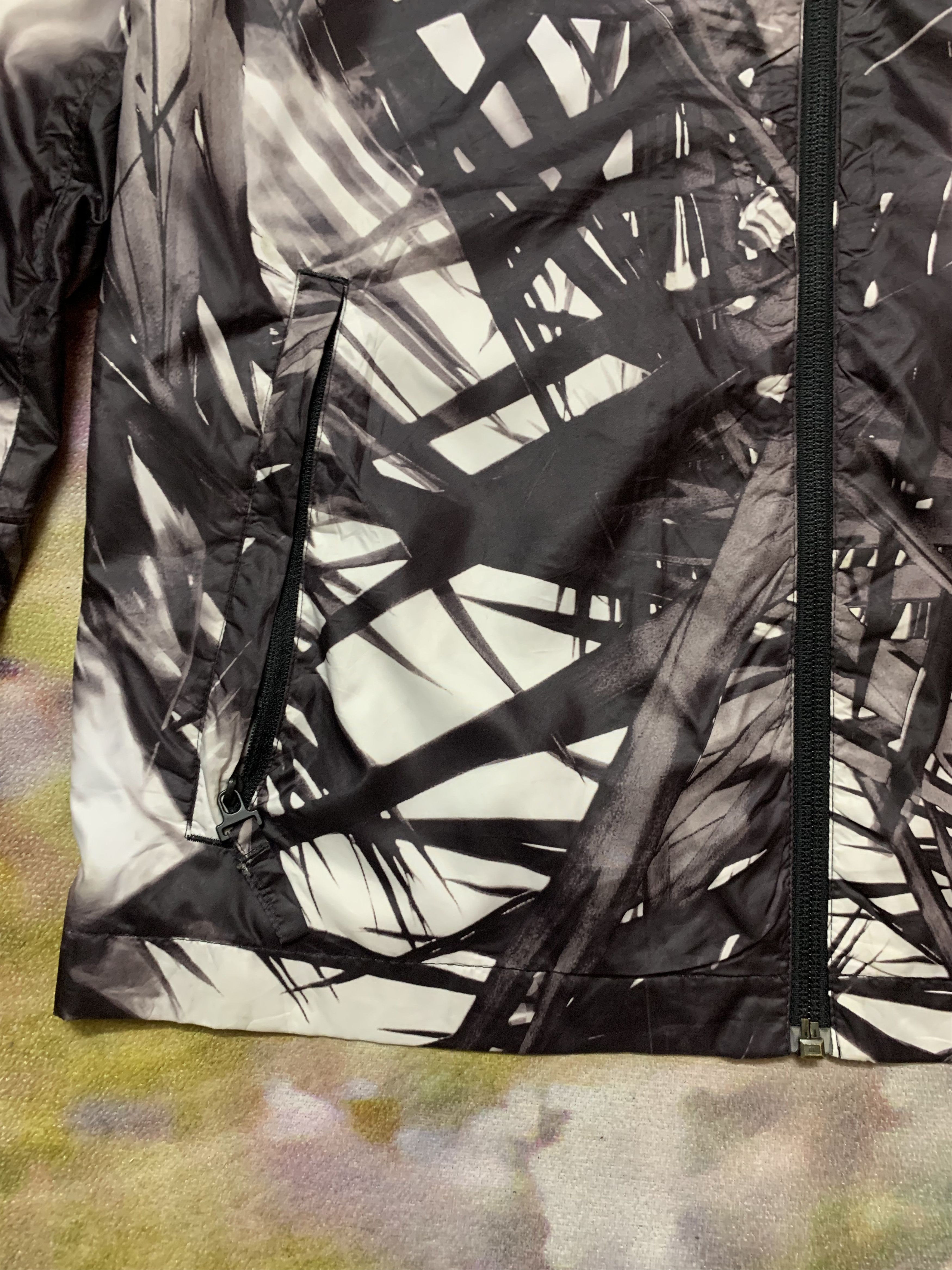 Hussein Chalayan Hussein Chalayan Puma Abstract Windbreaker Jacket Size US M / EU 48-50 / 2 - 7 Thumbnail