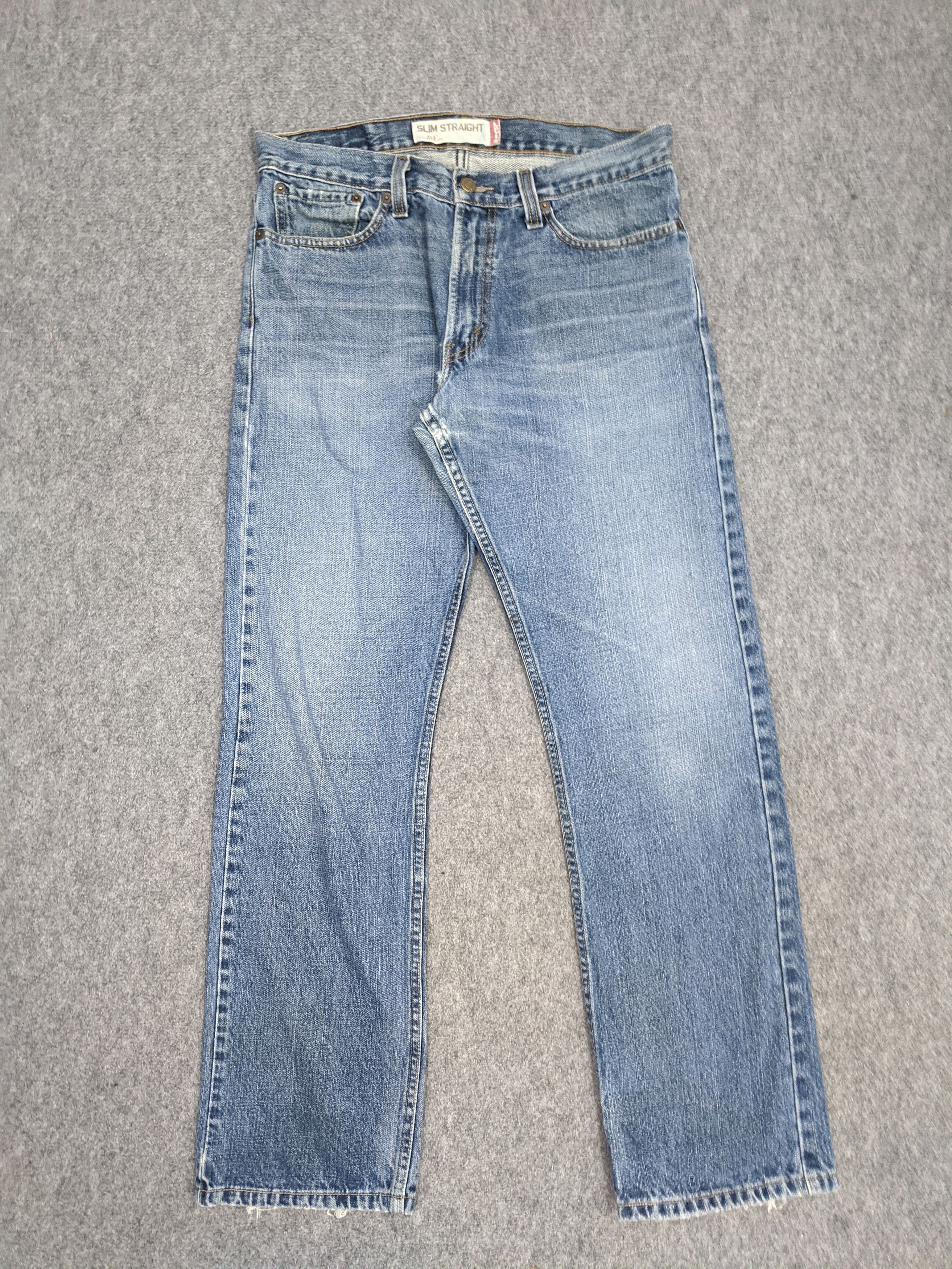 image of Levis 514 Jeans in Blue Denim, Men's (Size 33)