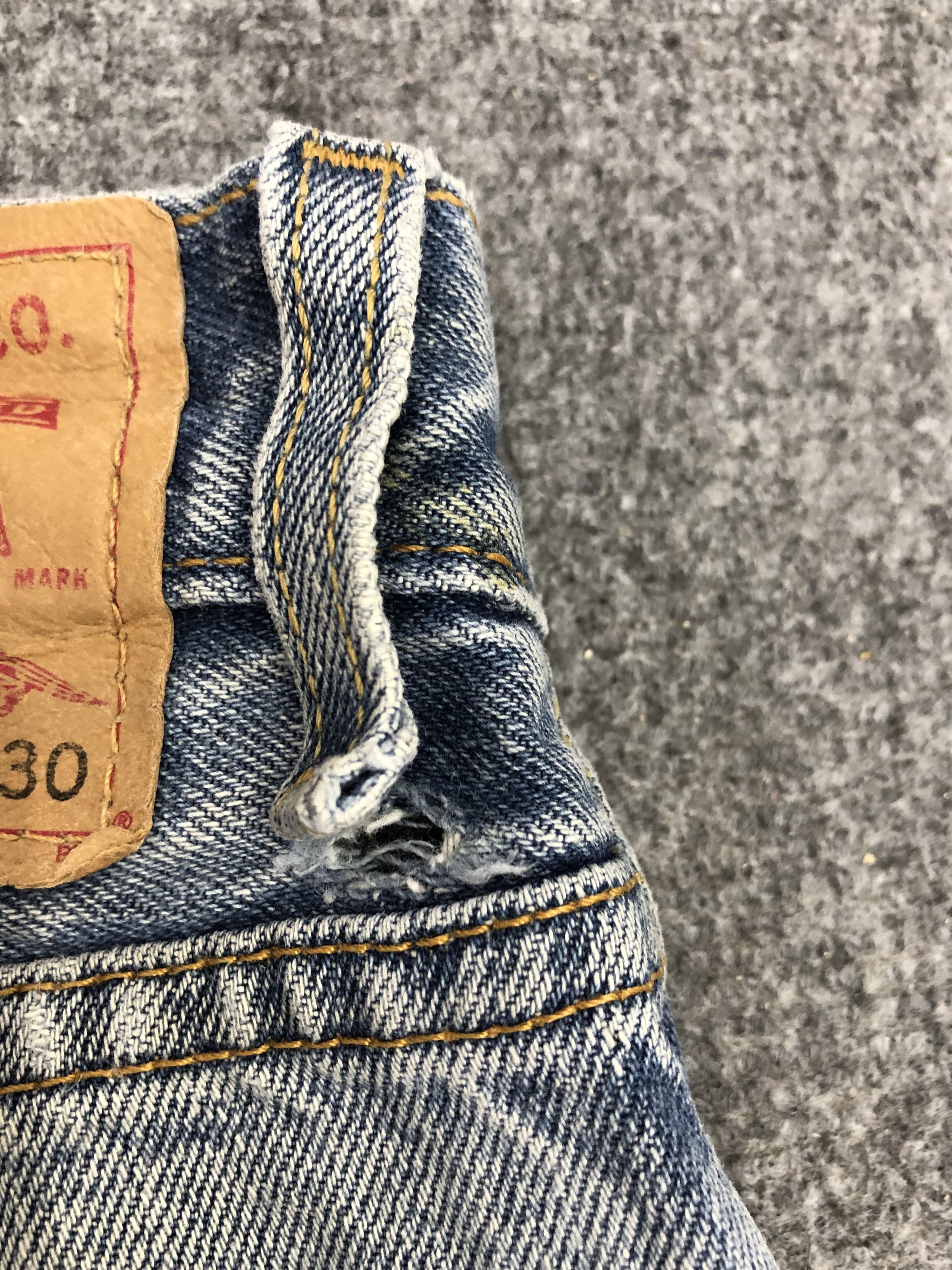 Levi's Vintage Levis 505 Light Wash Jeans DP1295 Size US 33 - 13 Thumbnail