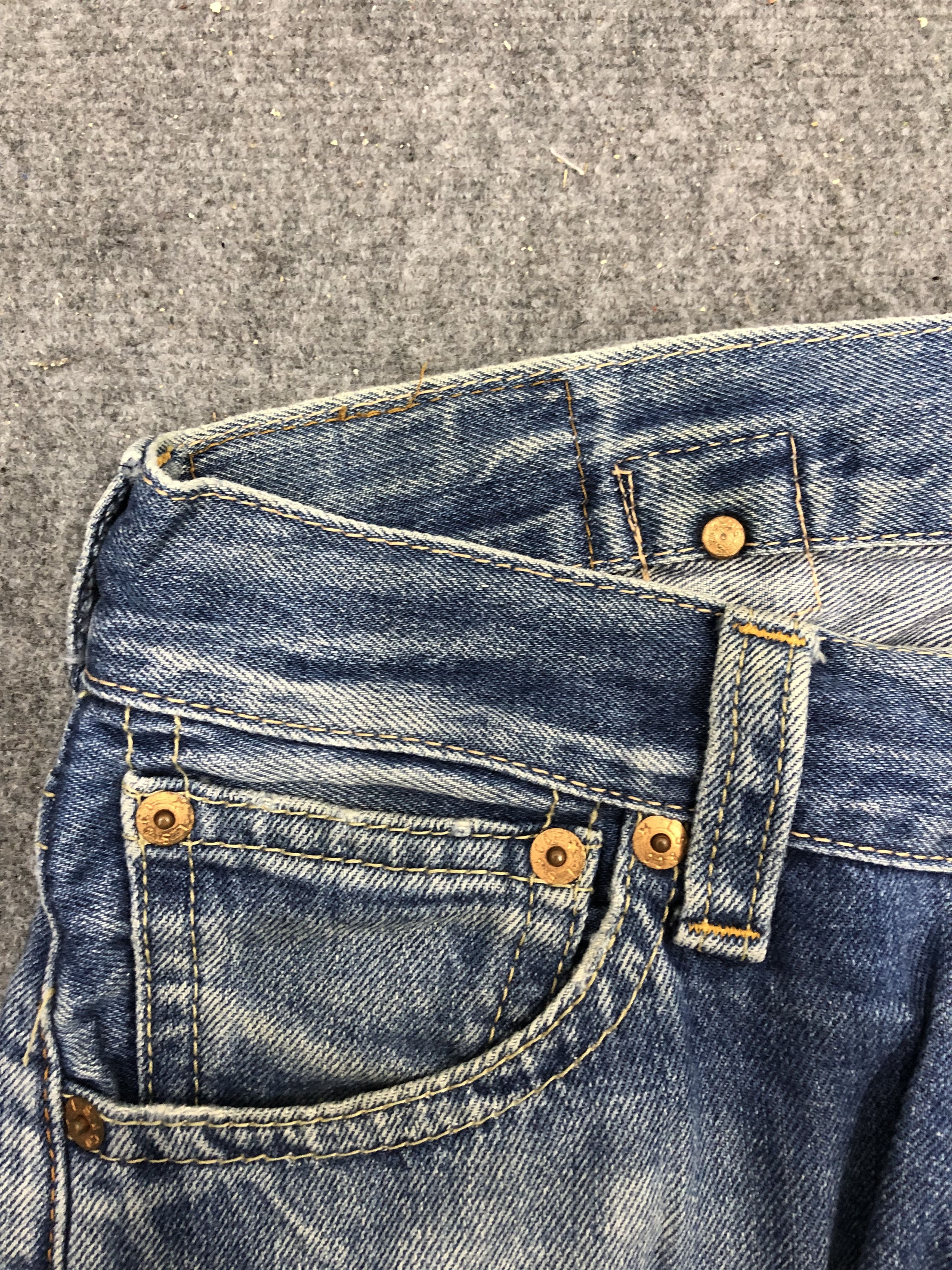Levi's Vintage Levis 902 Light Wash Jeans DP1261 Size US 33 - 7 Thumbnail
