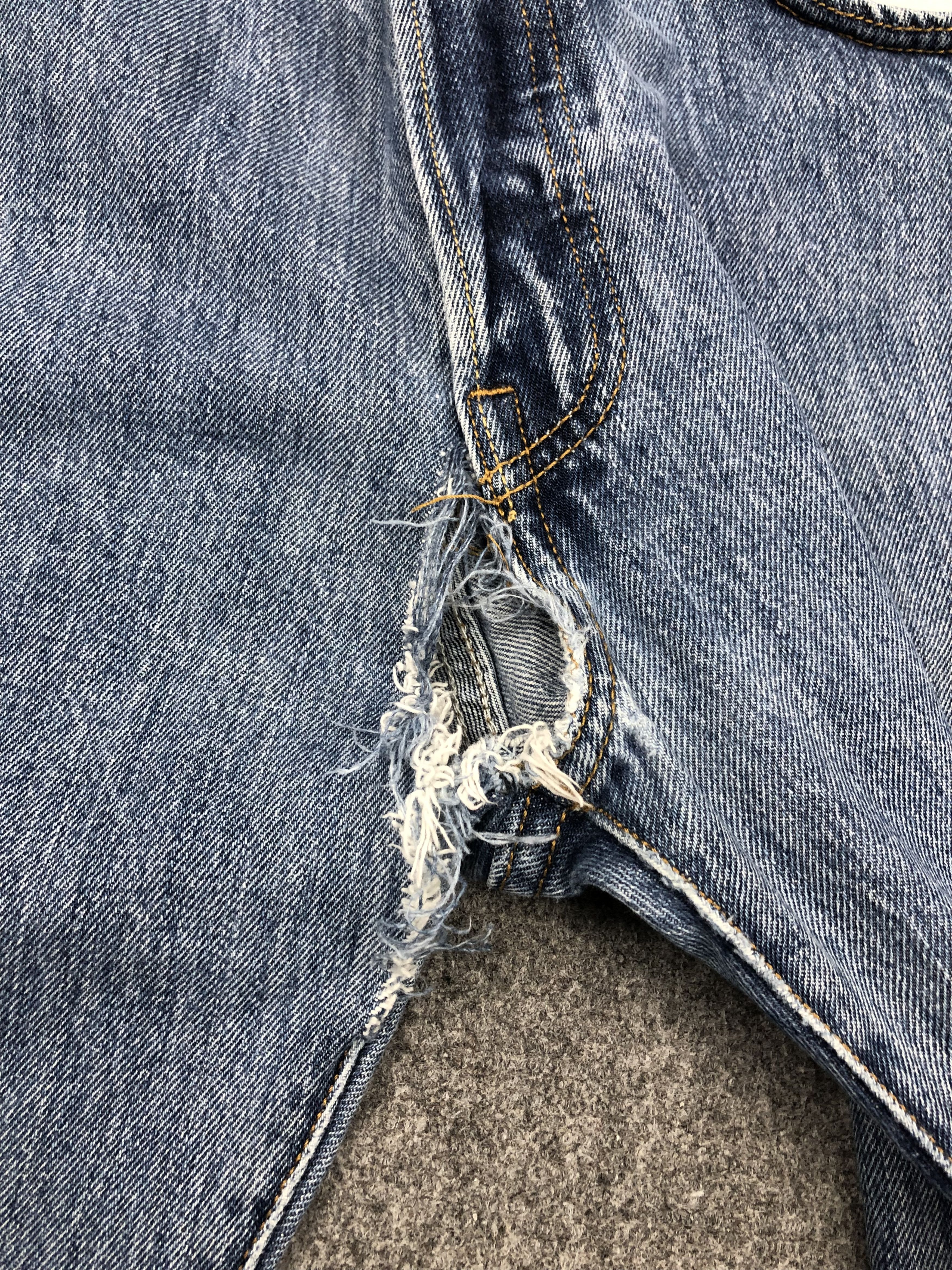 Levi's Vintage Levis 501 Jeans DP1563 Size US 33 - 12 Thumbnail