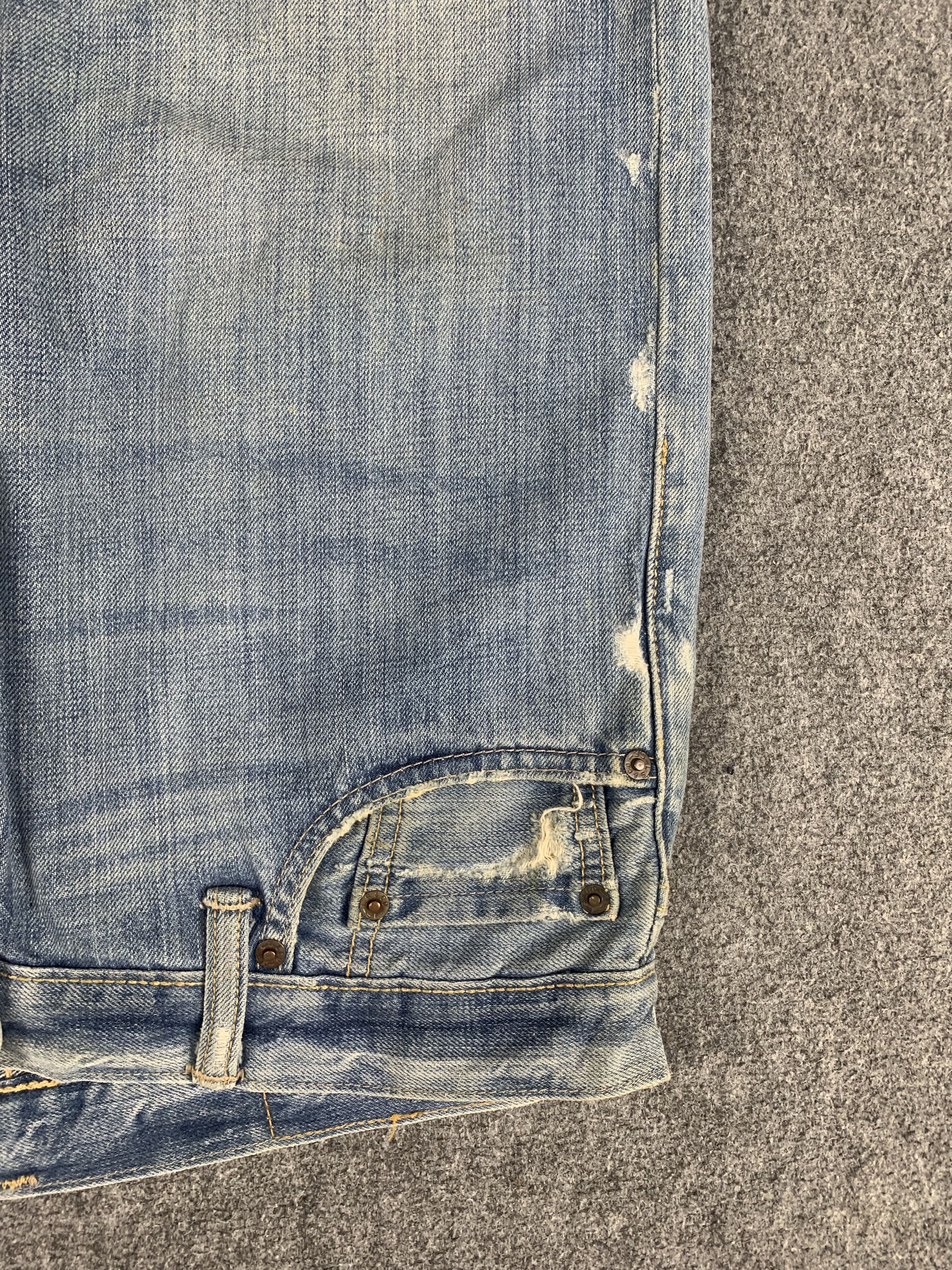 Levi's Vintage Levis 504 Light Wash Jeans DP2041 Size US 33 - 12 Thumbnail