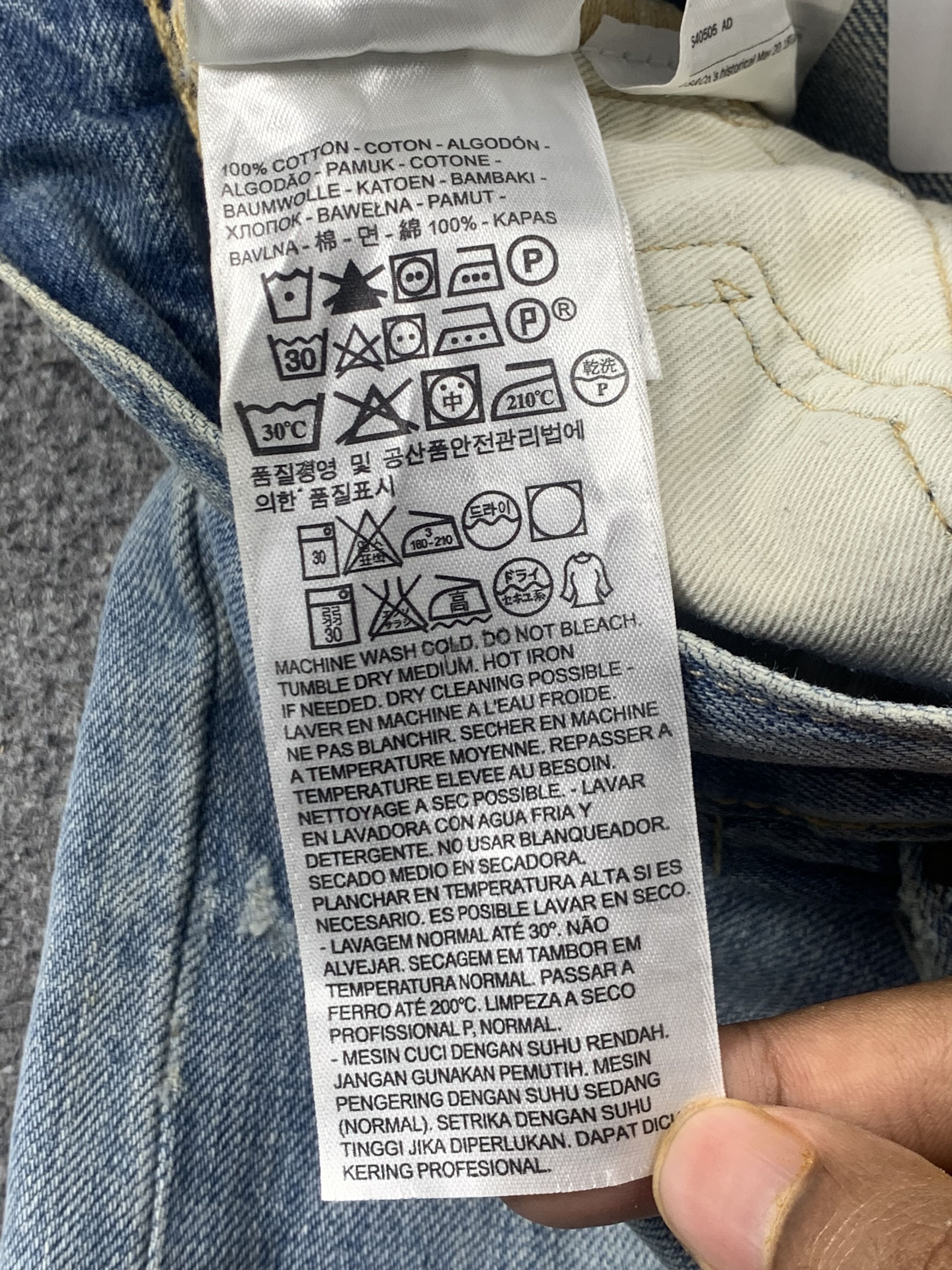 Levi's Vintage Levis 504 Light Wash Jeans DP2041 Size US 33 - 9 Thumbnail