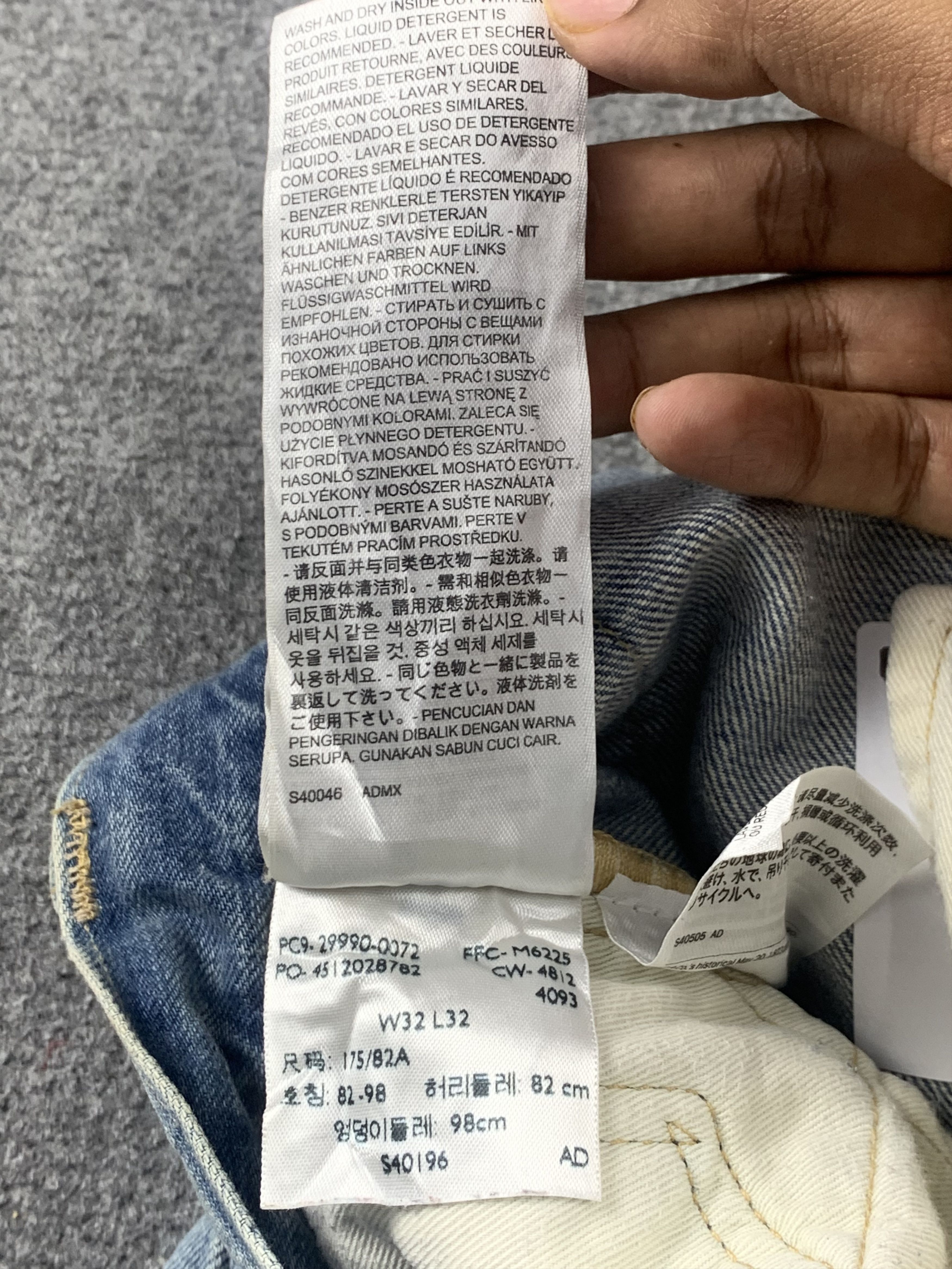 Levi's Vintage Levis 504 Light Wash Jeans DP2041 Size US 33 - 10 Thumbnail