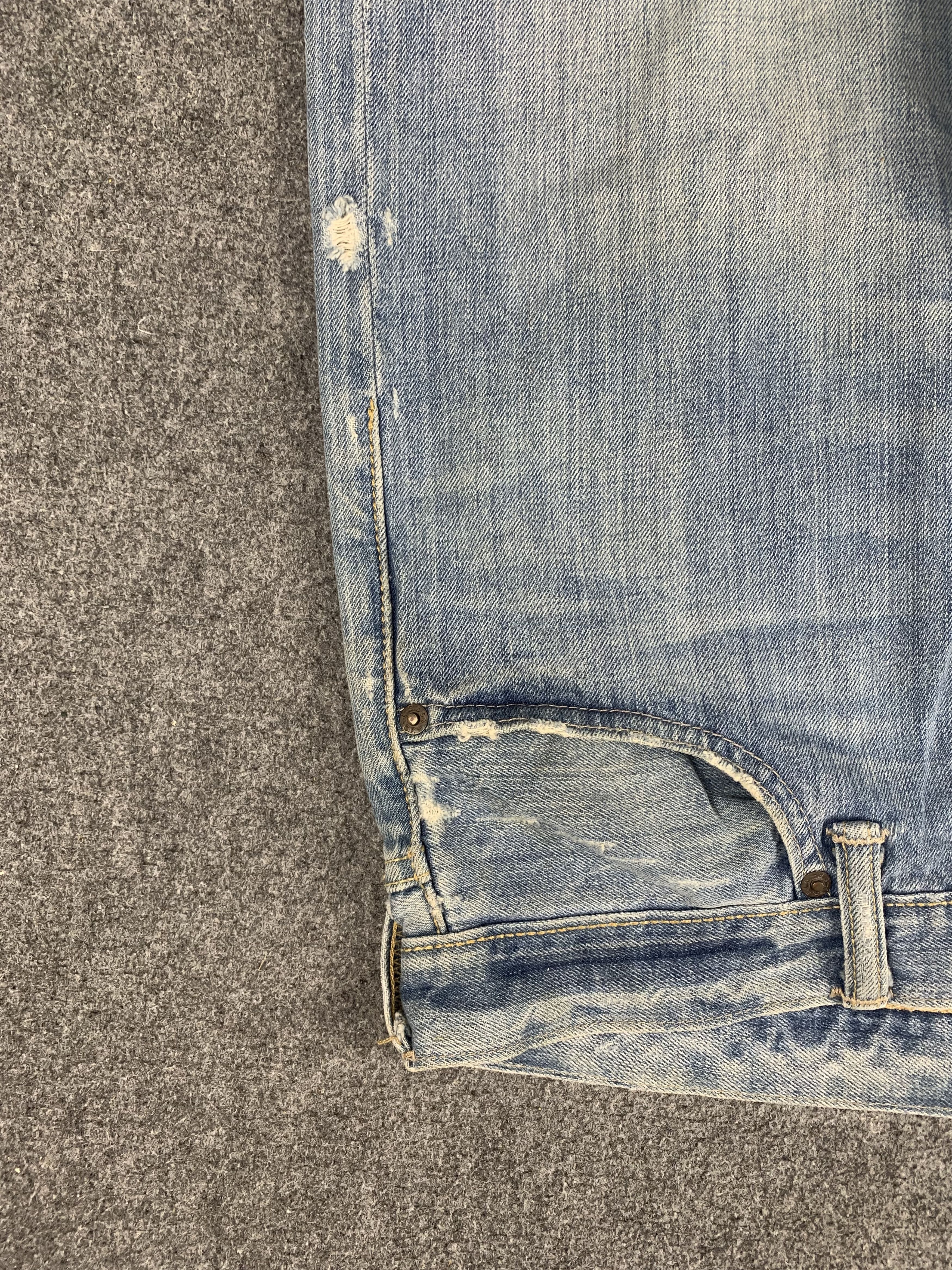 Levi's Vintage Levis 504 Light Wash Jeans DP2041 Size US 33 - 11 Thumbnail